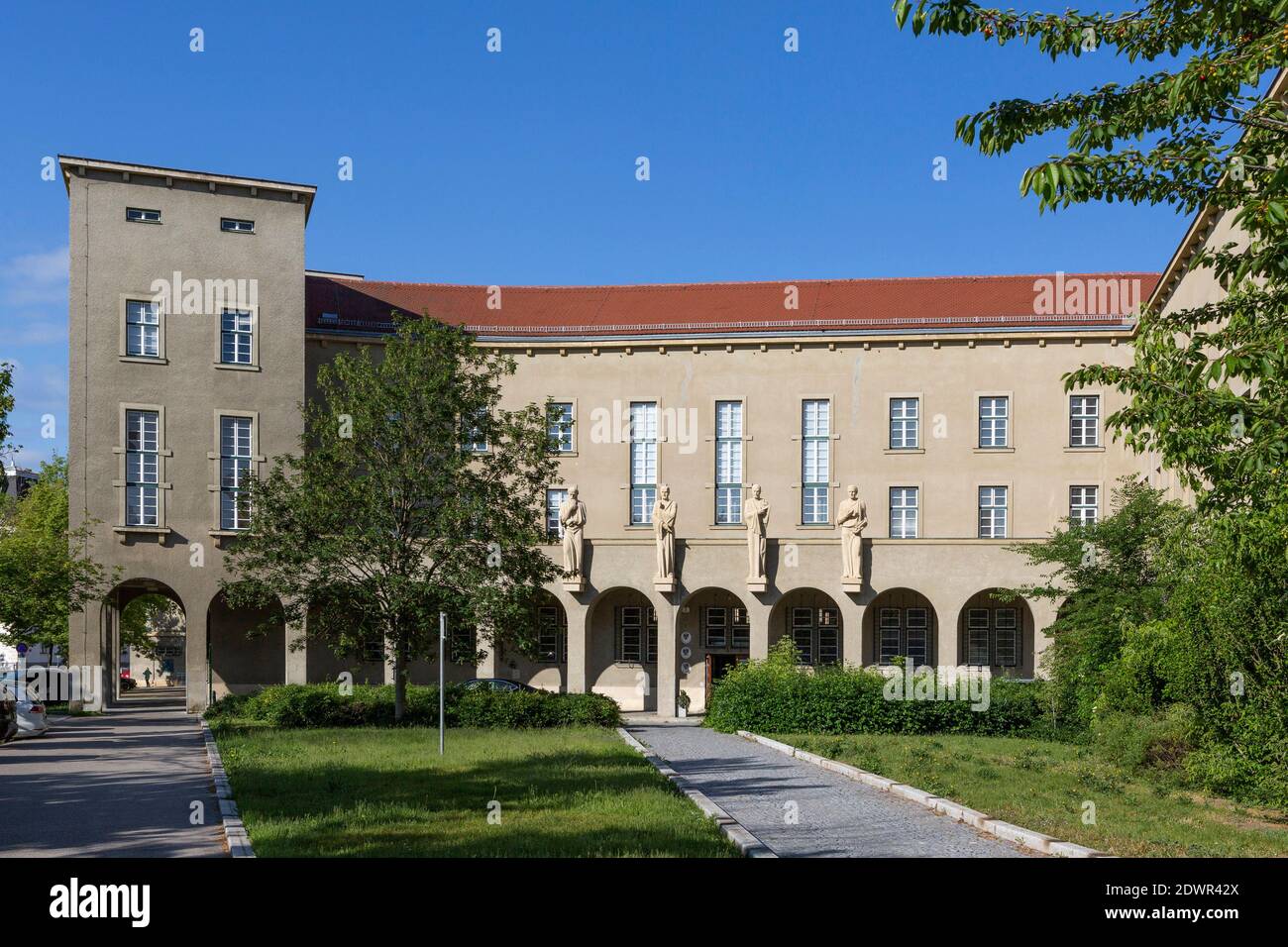 Landesgericht, Bezirksgericht und Staatsanwaltschaft Krems NÖ, Österreich Stock Photo