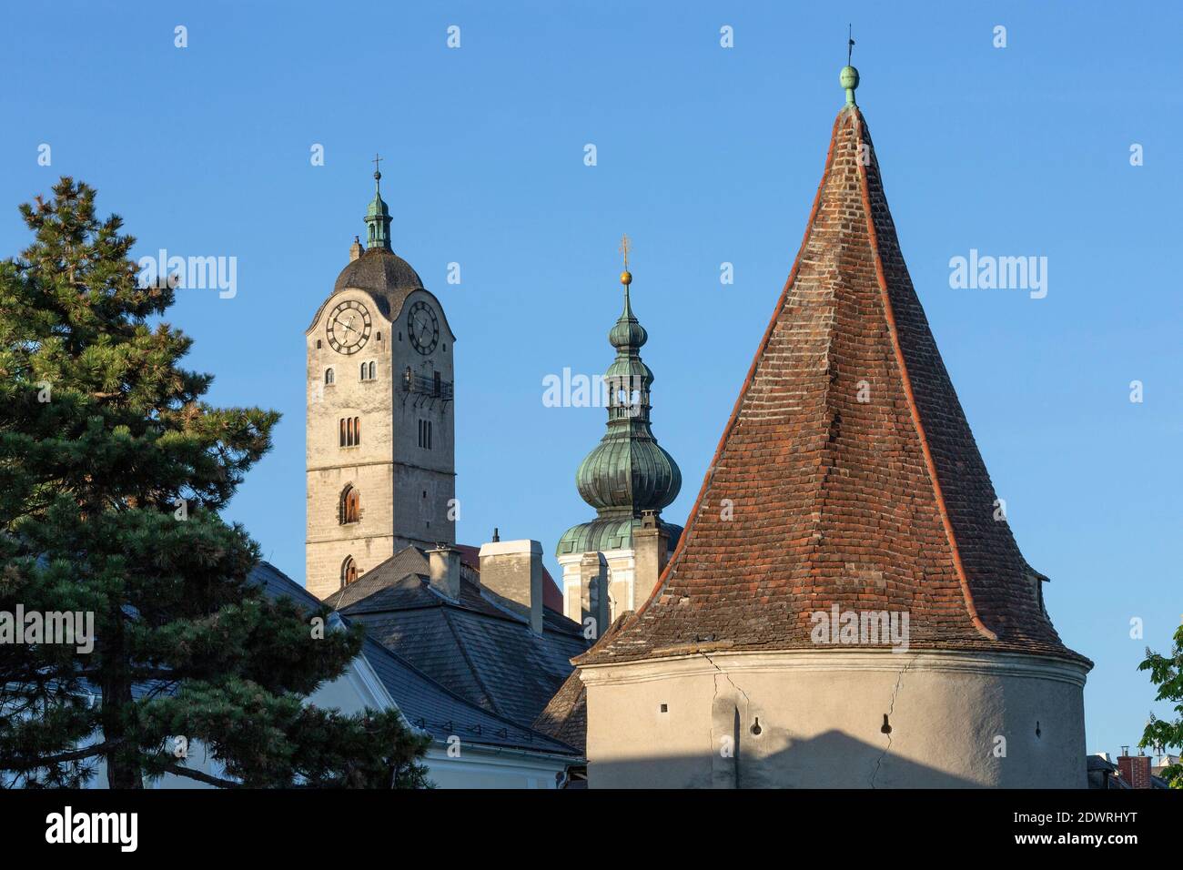 Kirchturm der Frauenberg und Nikolauskirche, Krems-Stein, Wachau NÖ, Österreich Stock Photo