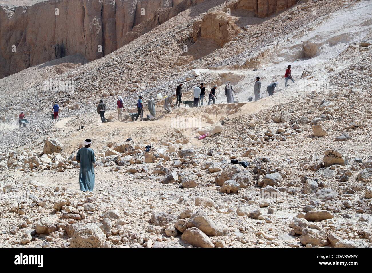 Luxor, Egypt. 10th Oct, 2019. Excavation workers are seen in Luxor, Egypt, Oct. 10, 2019. TO GO WITH 'Feature: With love of antiquities, Egyptian family devotes a century to excavation works' Credit: Ahmed Gomaa/Xinhua/Alamy Live News Stock Photo