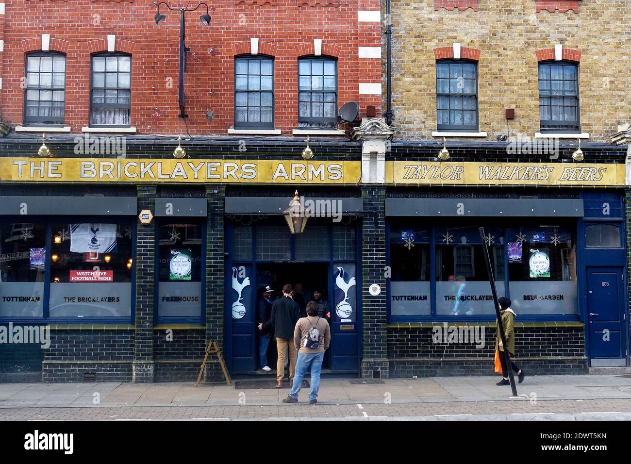 Spurs pub hi-res stock photography and images - Alamy
