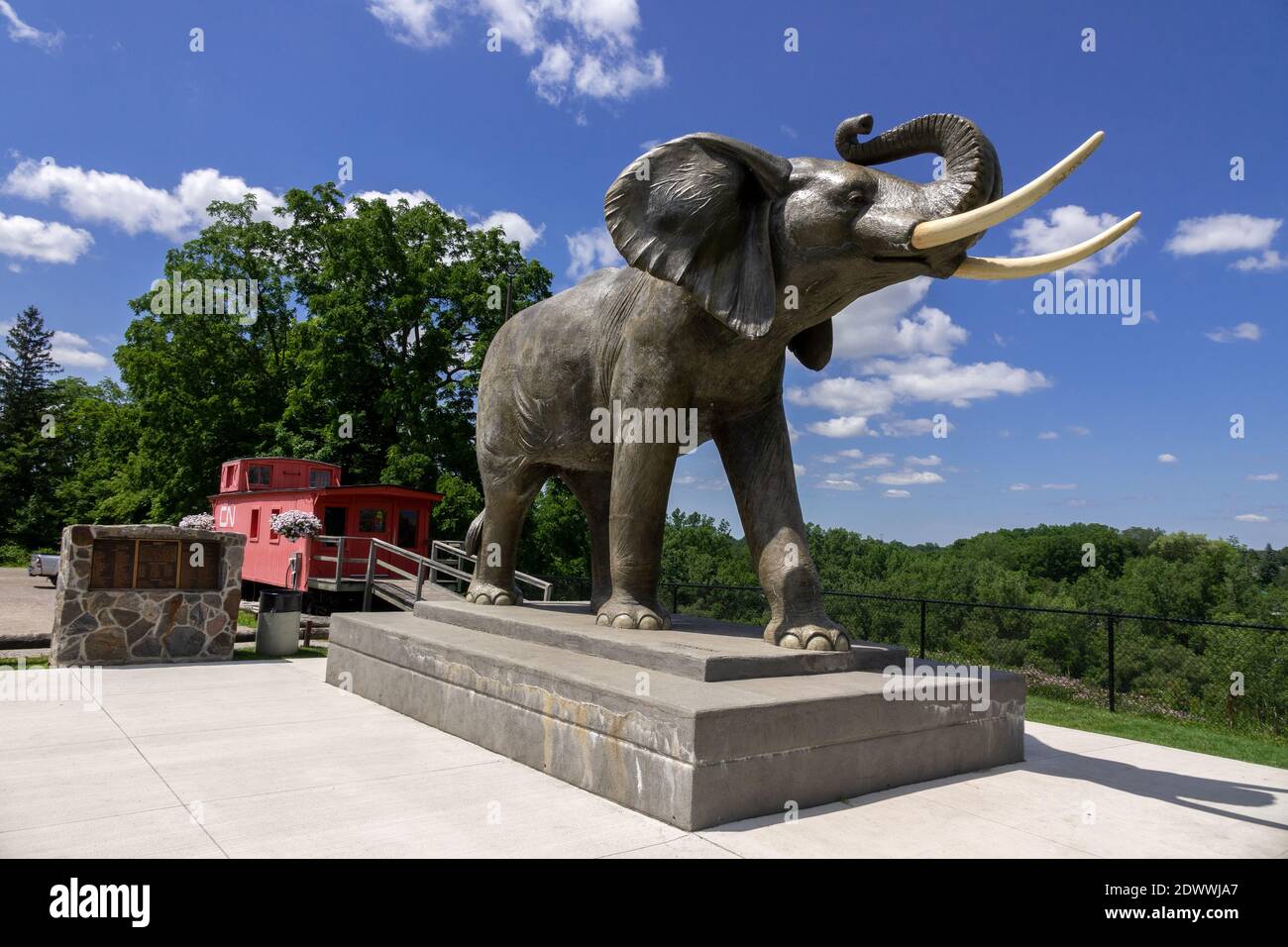 Jumbo the elephant memorial hires stock photography and images Alamy