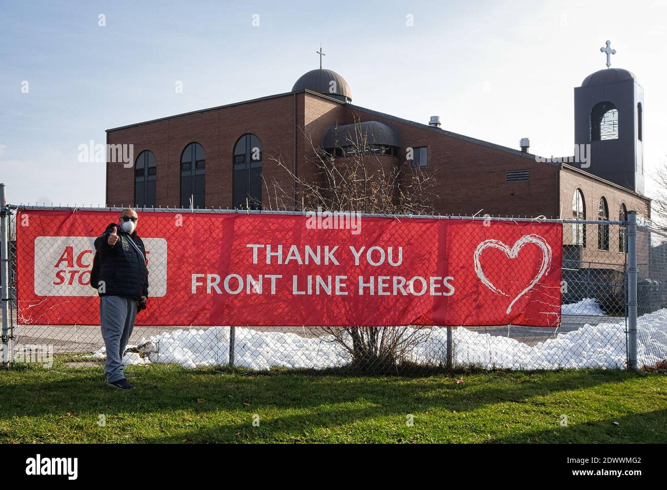 Latin American man thanking the Front Line workers during the Covid-19 pandemic, Toronto, Canada Stock Photo