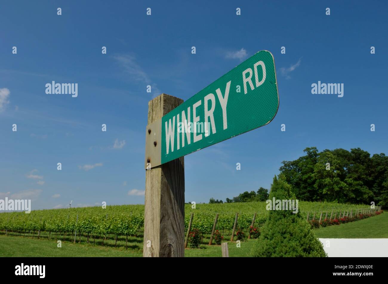Winery road sign at the  Barboursville Vineyard. Charlottesville. Piedmont region. Barboursville. Virginia. USA. Stock Photo