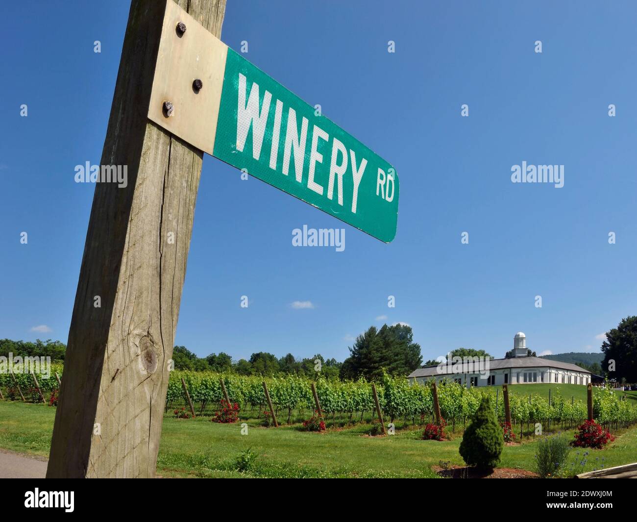 Winery road sign at the  Barboursville Vineyard. Charlottesville. Piedmont region. Barboursville. Virginia. USA. Stock Photo