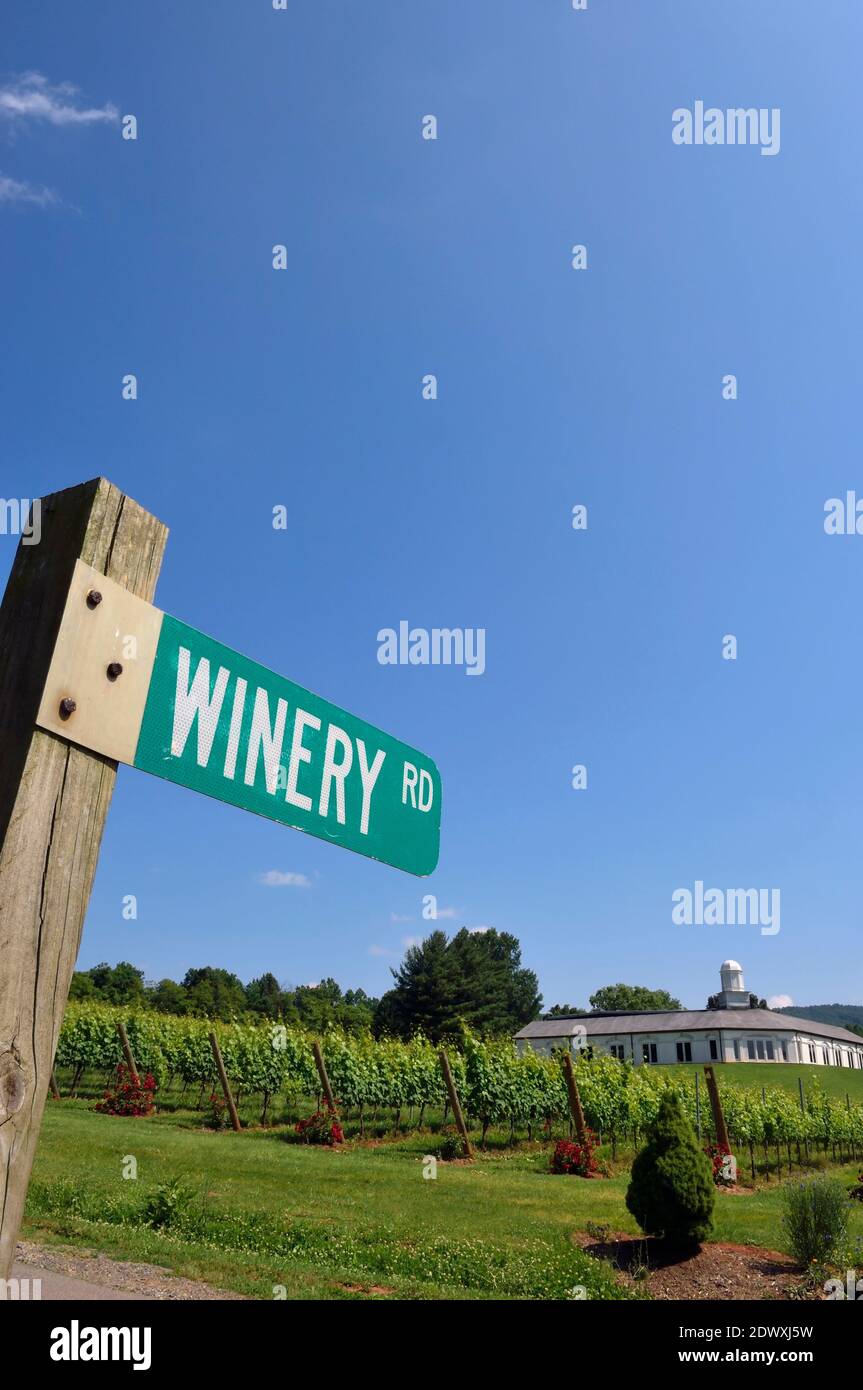 Winery road sign at the  Barboursville Vineyard. Charlottesville. Piedmont region. Barboursville. Virginia. USA. Stock Photo