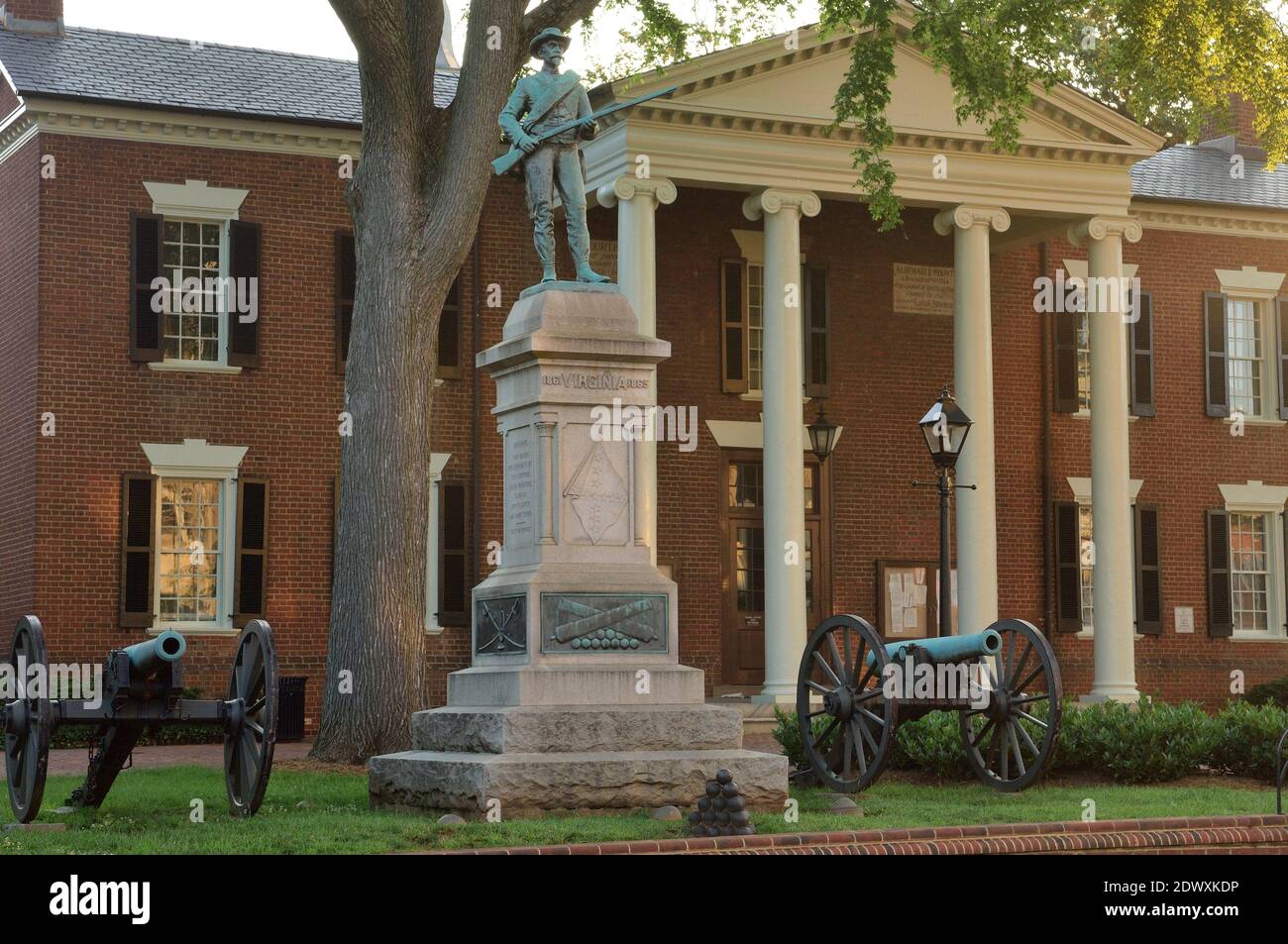 The now removed Confederate memorial statue with canons. Old Albemarle