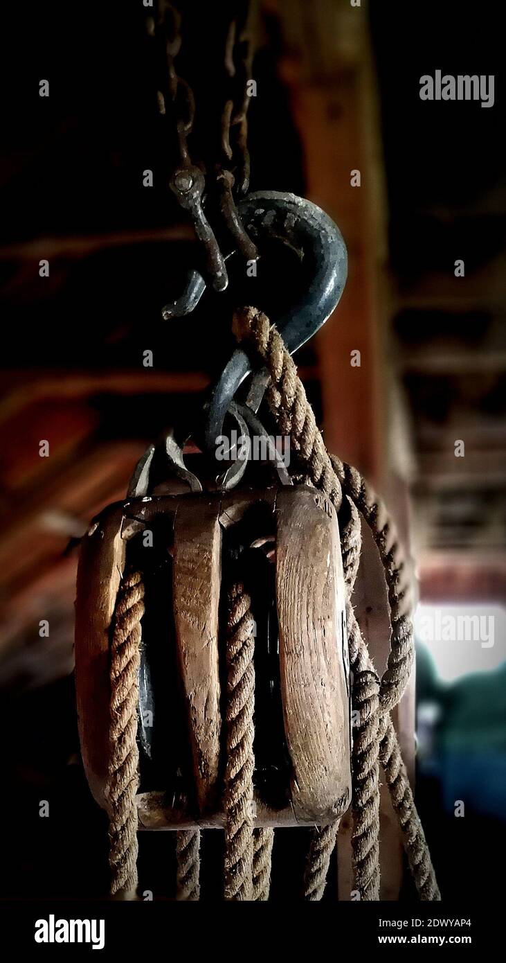 Knotted chain hi-res stock photography and images - Alamy