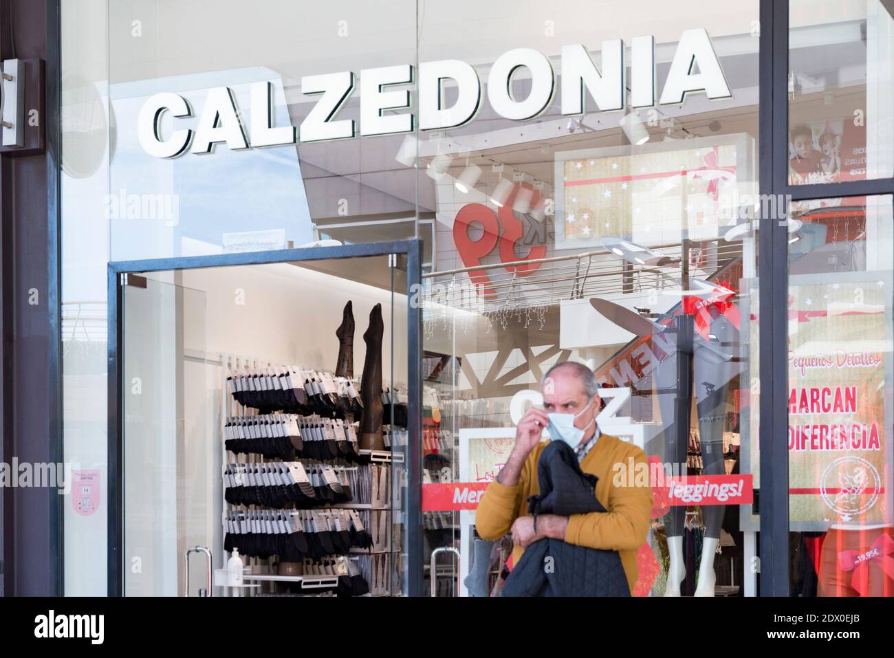 Shop front calzedonia hi-res stock photography and images - Alamy