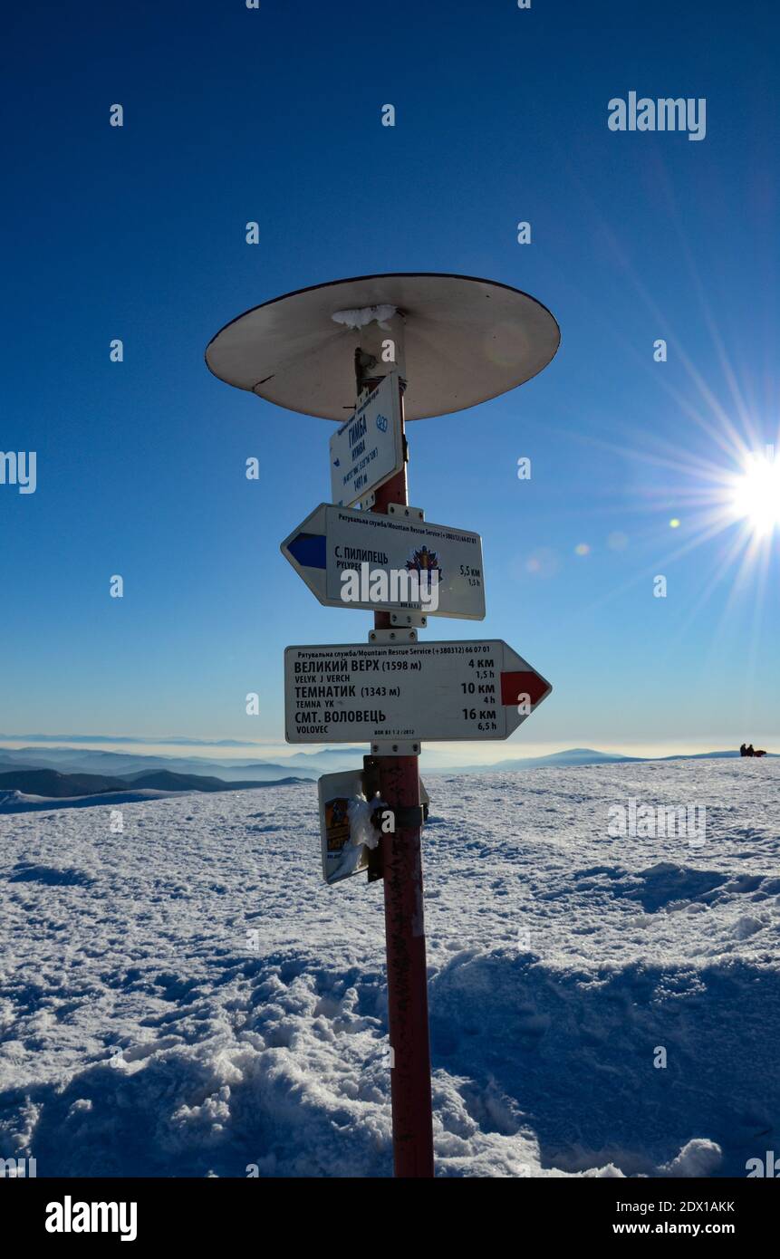 Mountain directions hires stock photography and images Alamy