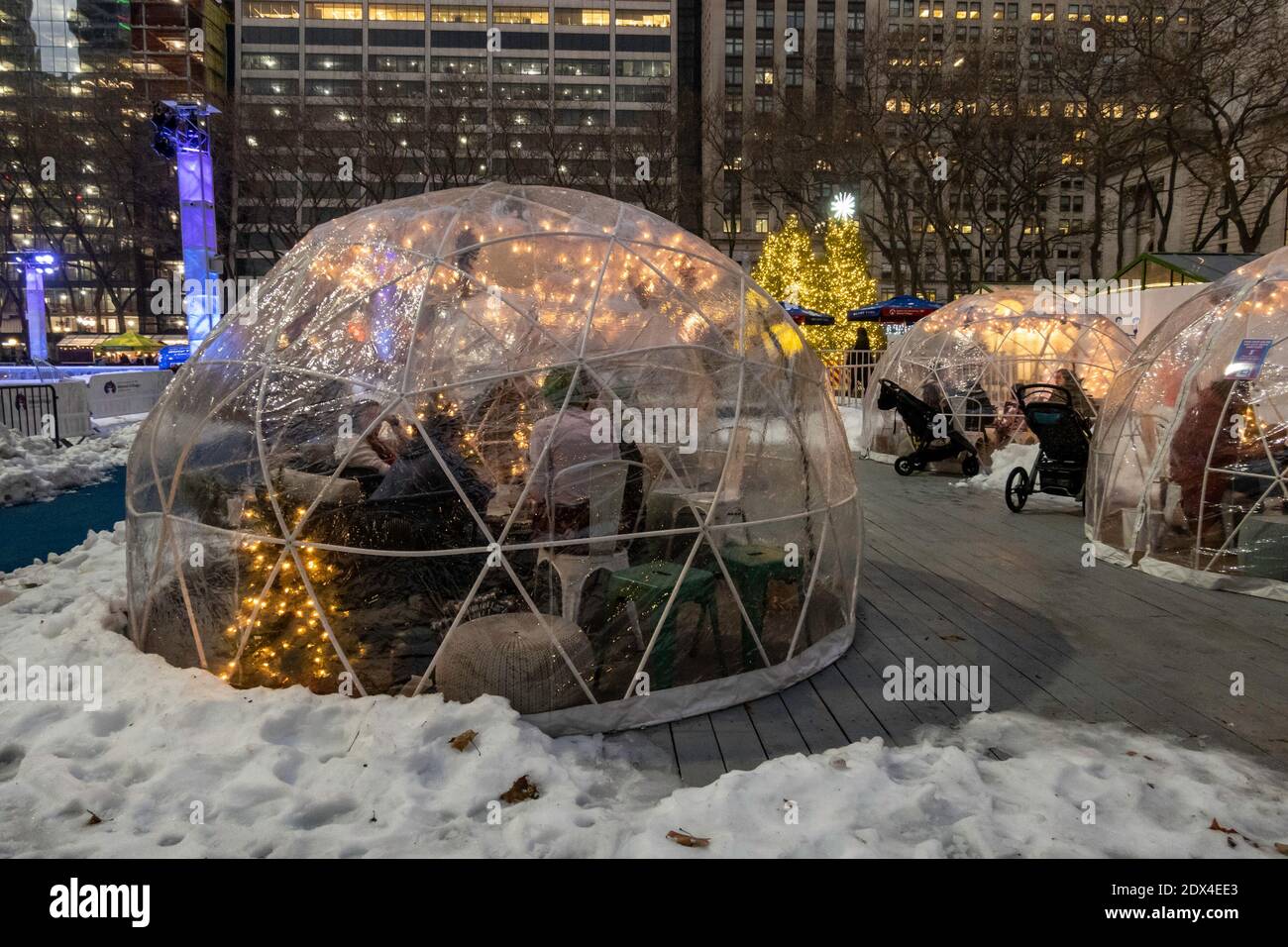Heated igloos hires stock photography and images Alamy