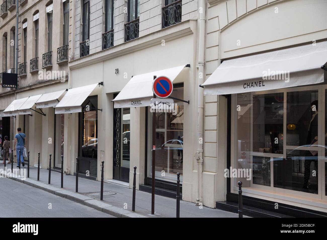 Outside view of Chanel, rue Cambon in Paris, France. July 25, 2014. Photo  by Edouard Grandjean/ ABACAPRESS.COM Stock Photo - Alamy