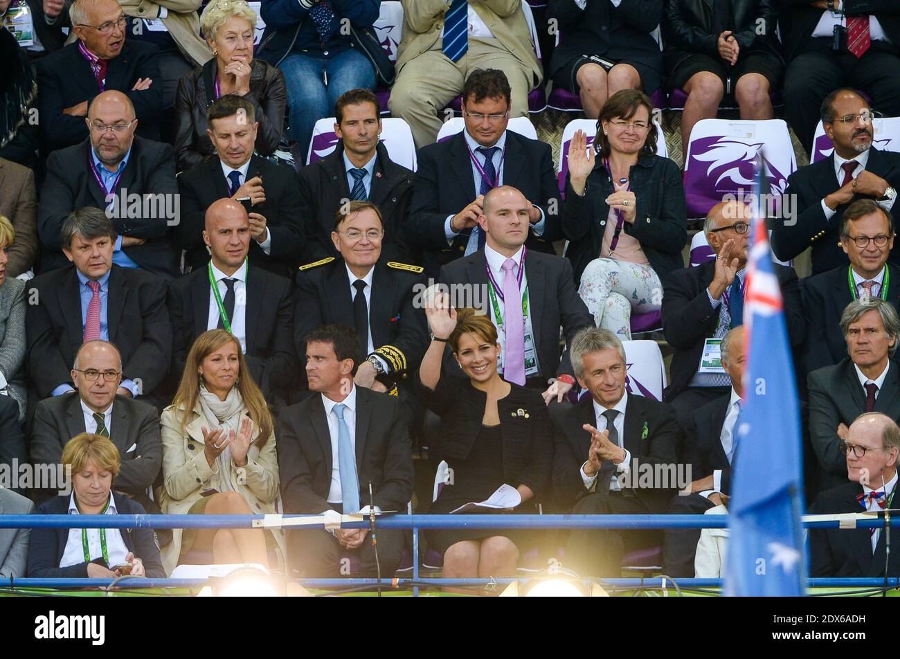 L R First Row High Resolution Stock Photography And Images Alamy