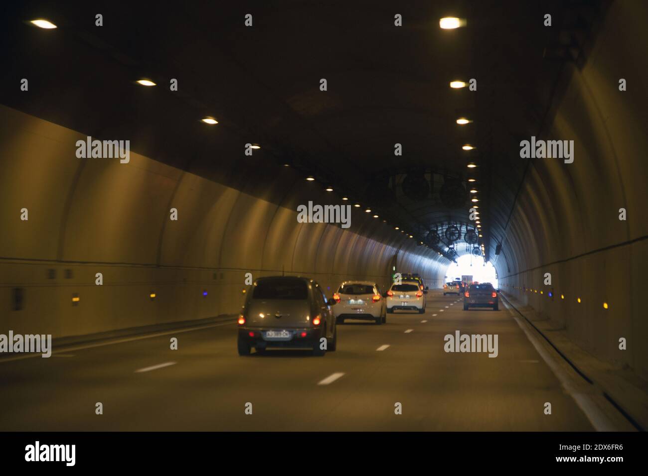 Tunnel. Sur l'autoroute A41 en direction de Chambéry Stock Photo