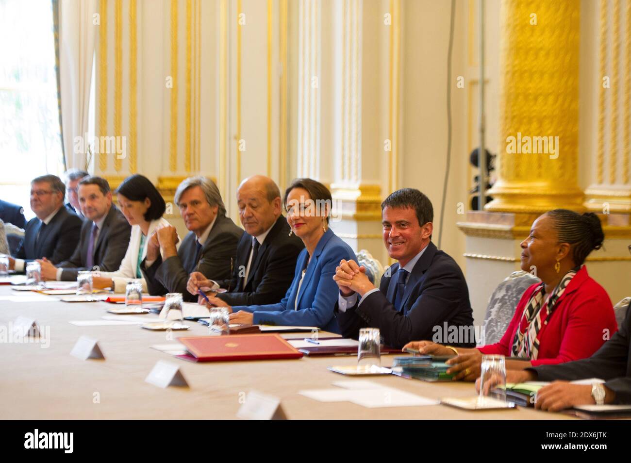 Weekly cabinet meeting at the Elysee presidential palace in Paris, France, August 27, 2014. Hollande installed a former Banker Emmanuel Macron, a 36-year-old ex-Rothschild banker and architect of the president's economic policy. Photo Thierry Orban/ABACAPRESS.COM Stock Photo