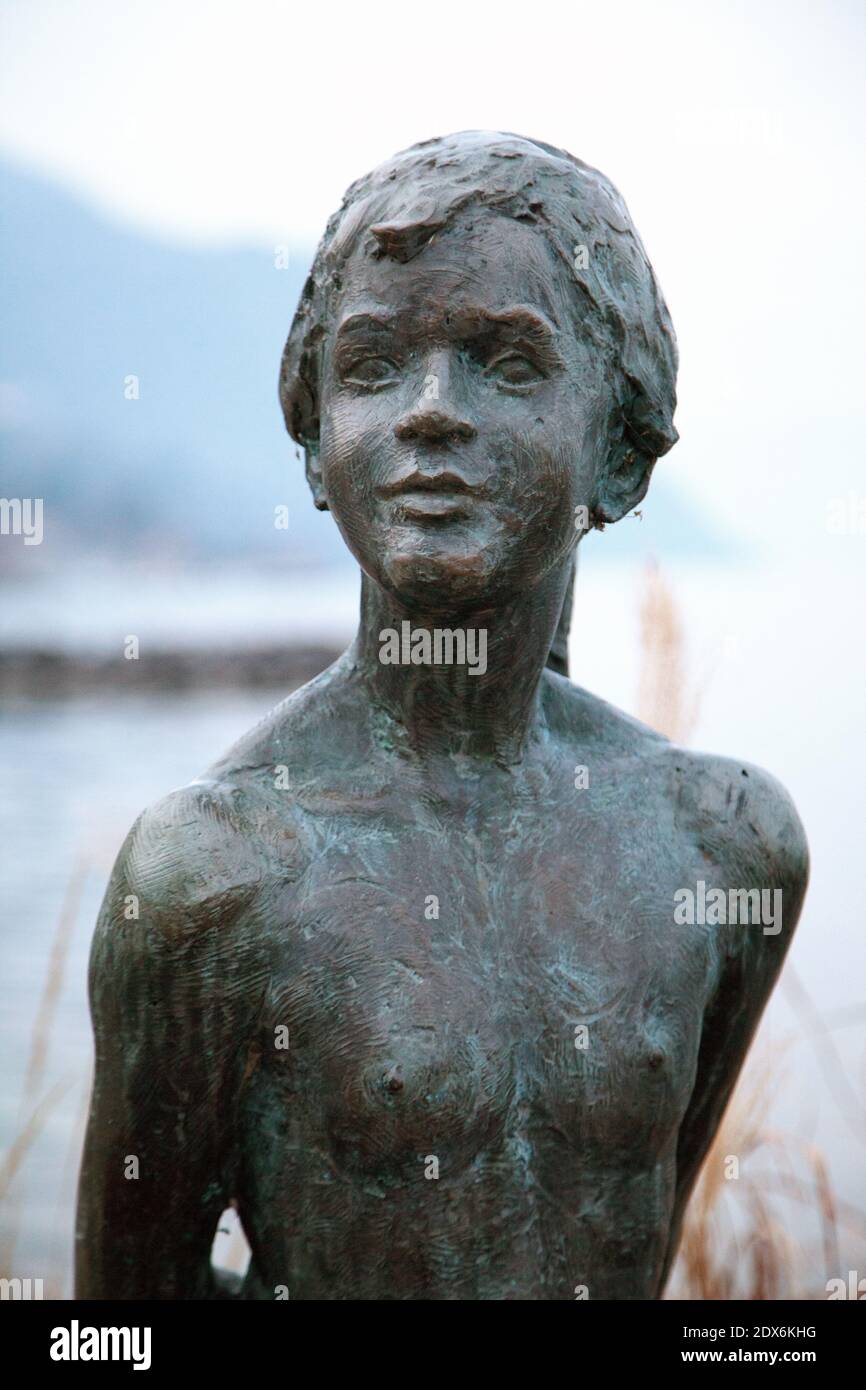Sculpture de Friedhelm Zilly réalisée en 2011. Lac du Bourget. Savoie. France Stock Photo