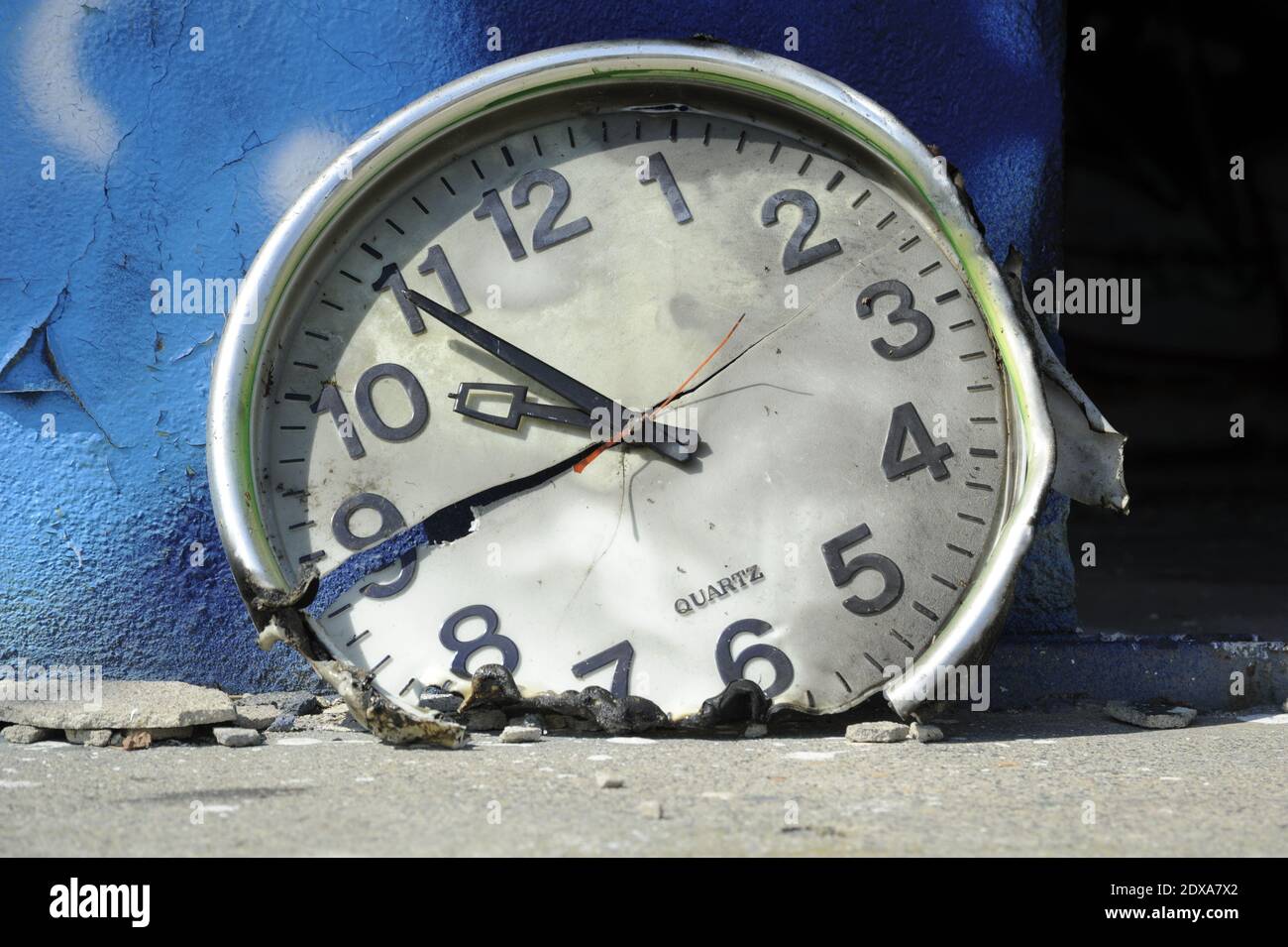 Damaged clock hires stock photography and images Alamy