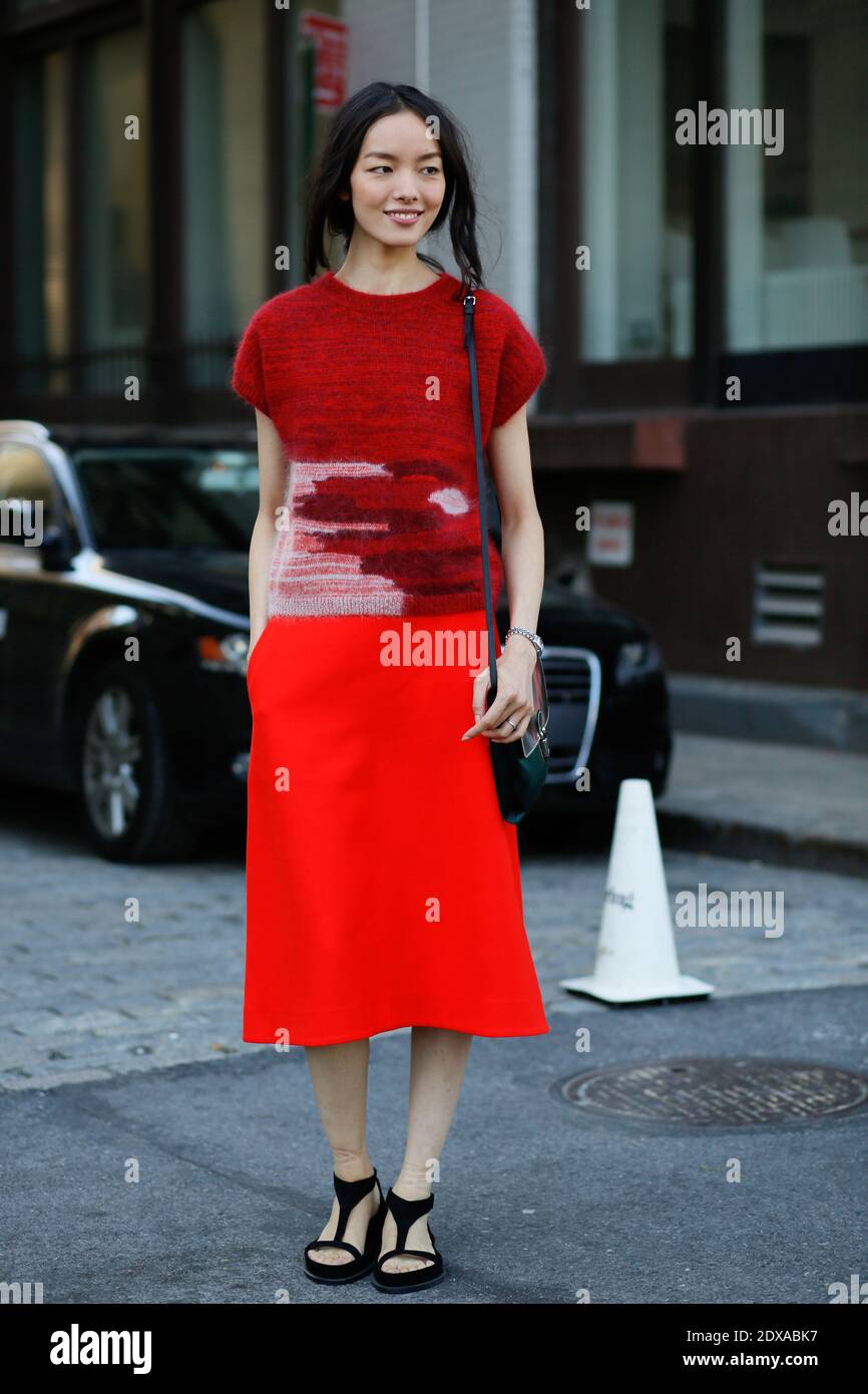 Asian fashion model street style. Summer Fashion. New York Fashion Week  Stock Photo - Alamy