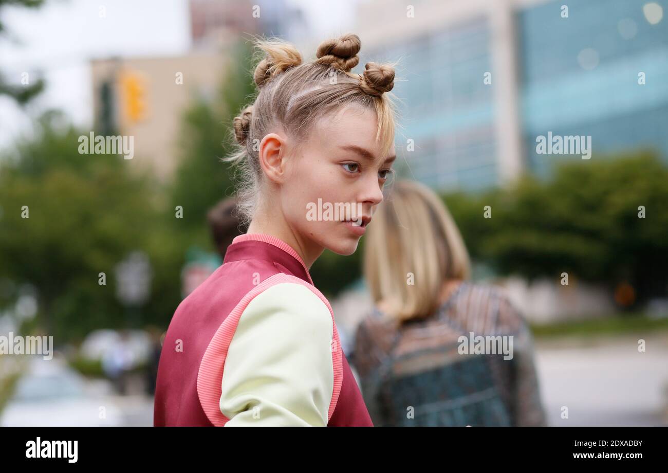 Street Beauty Hair Style Ondria Hardin Model Model Off Duty After Marc By Marc Jacobs Fashion Show 12th Av 55th Stand And West Side Highway During Mercedes Benz Fashion Week Spring Summer 15 New