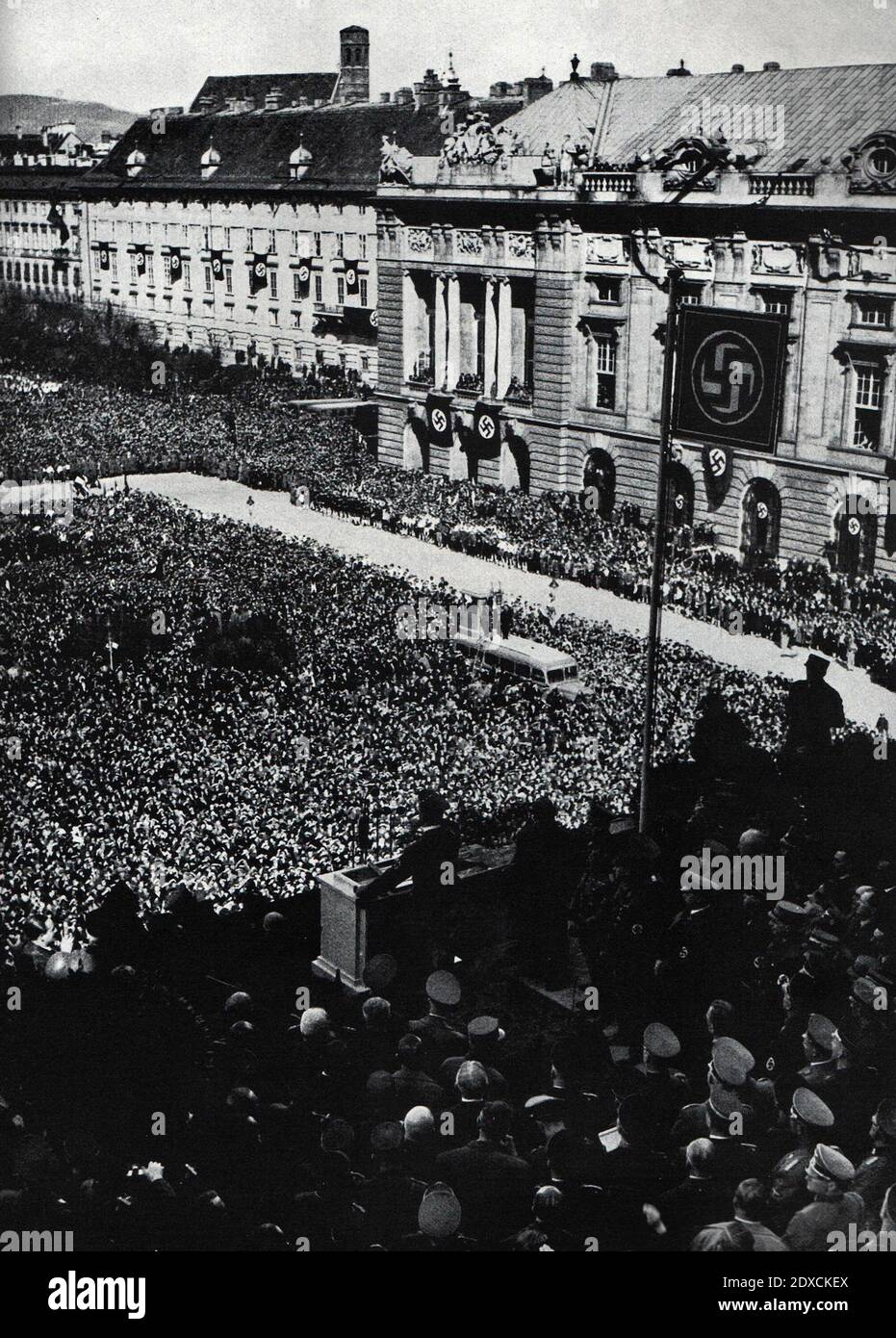 Hundreds of thousands on Heldenplatz in Vienna on March 15, 1938 on the occasion of the Anschluss Stock Photo