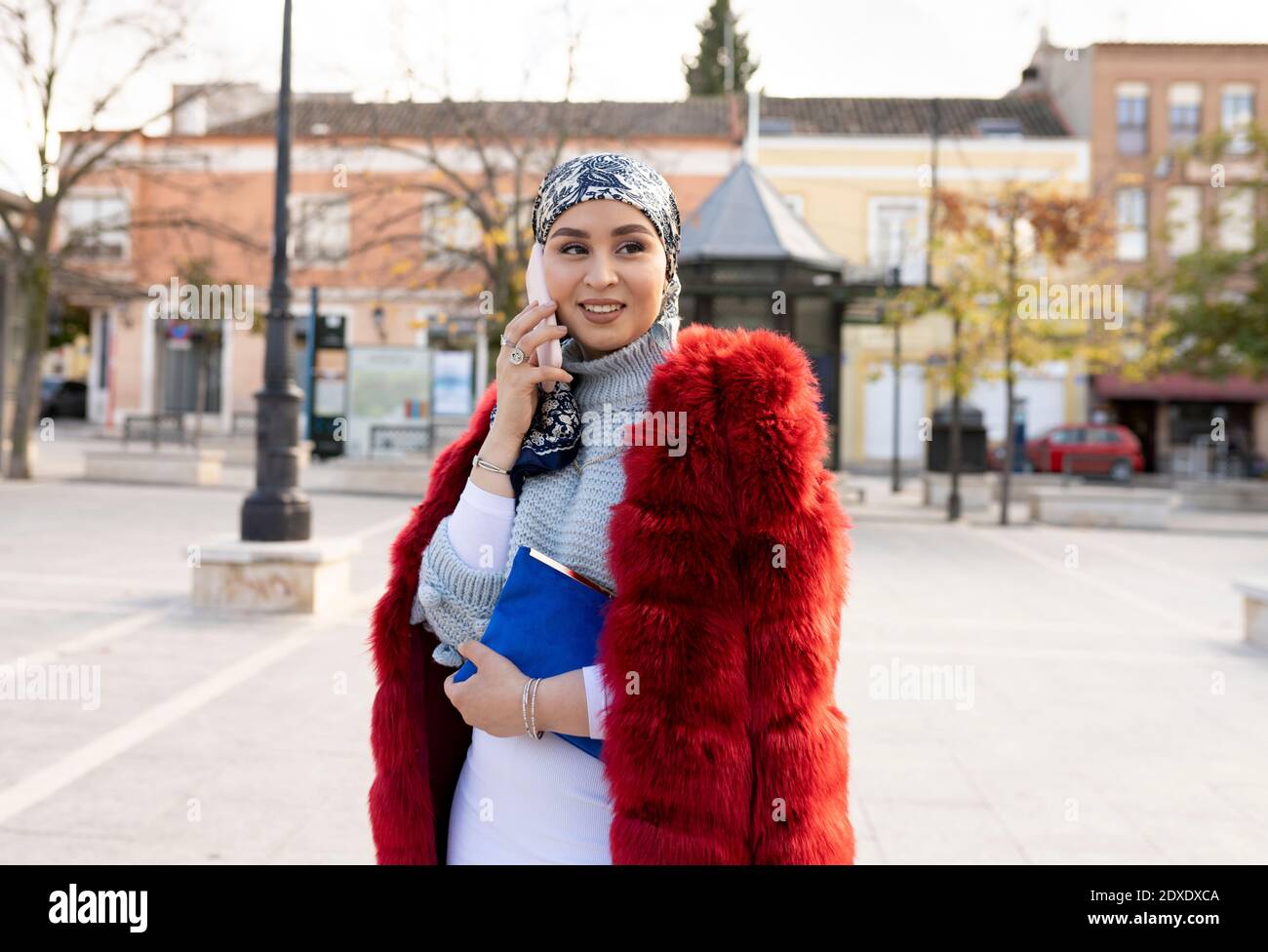 African woman wearing coat fur hi-res stock photography and images - Alamy