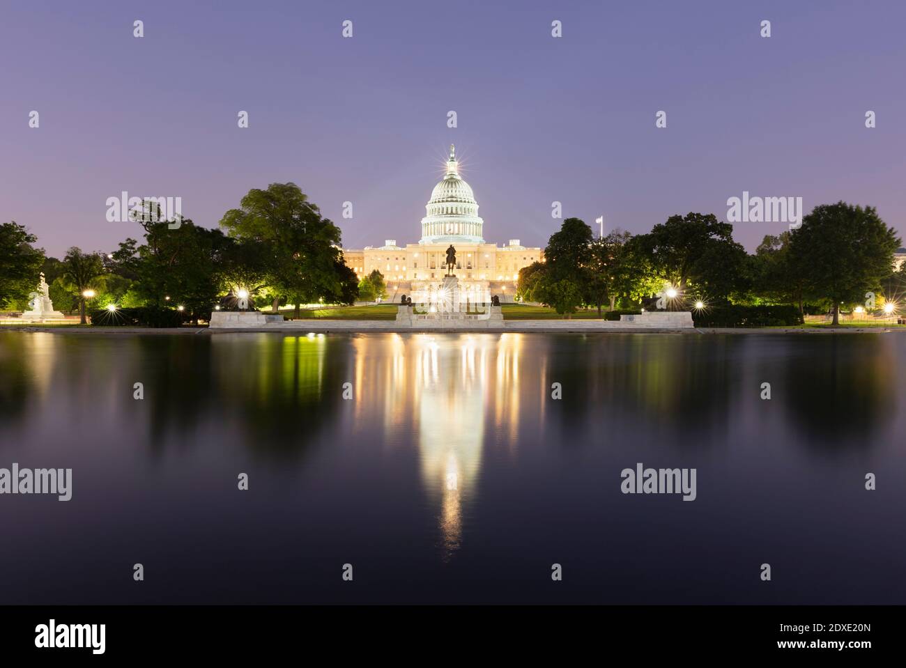 USA, Washington DC, United States Capitol at eastern end of National Mall at night Stock Photo