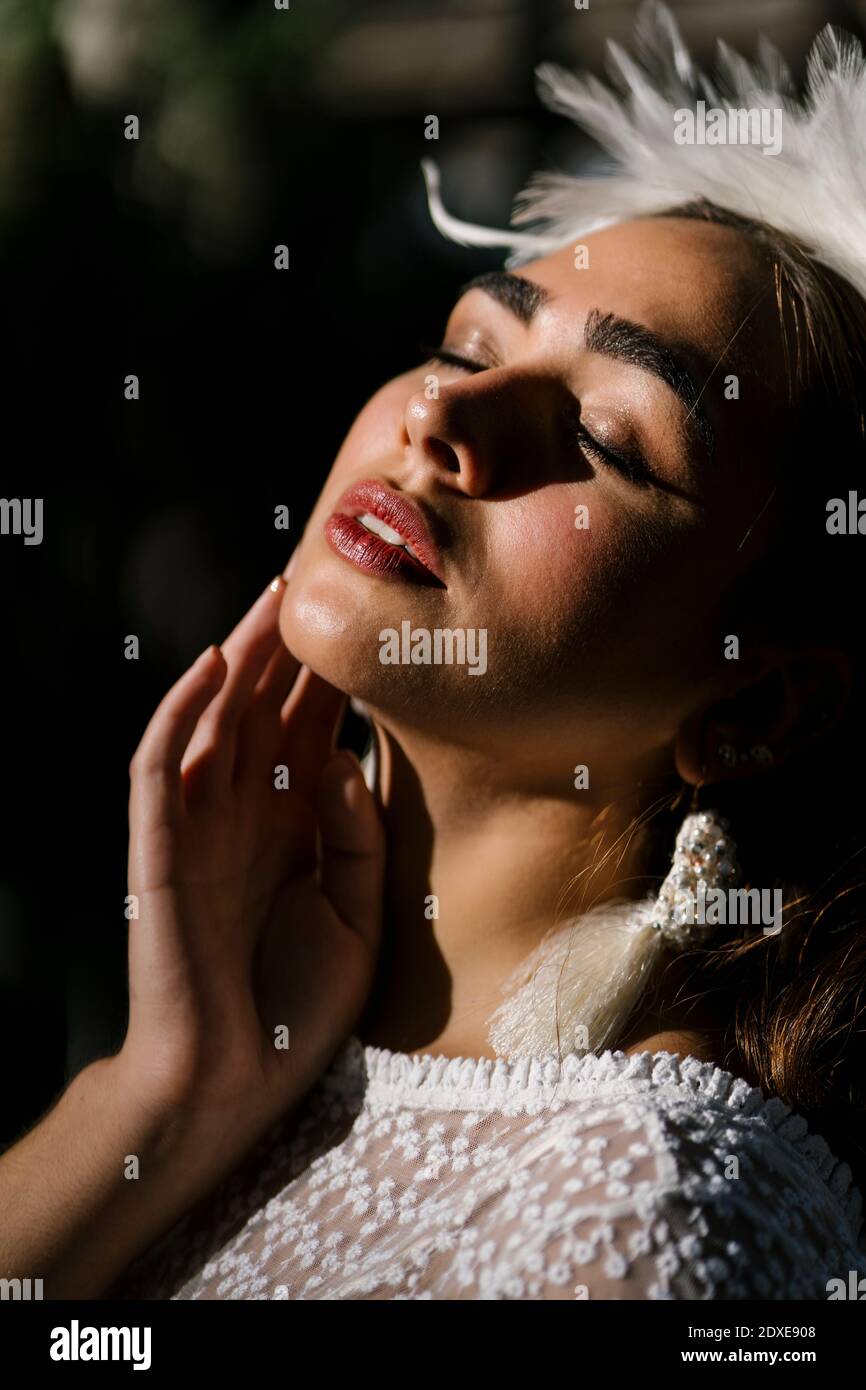 Beautiful bride hi-res stock photography and images - Alamy