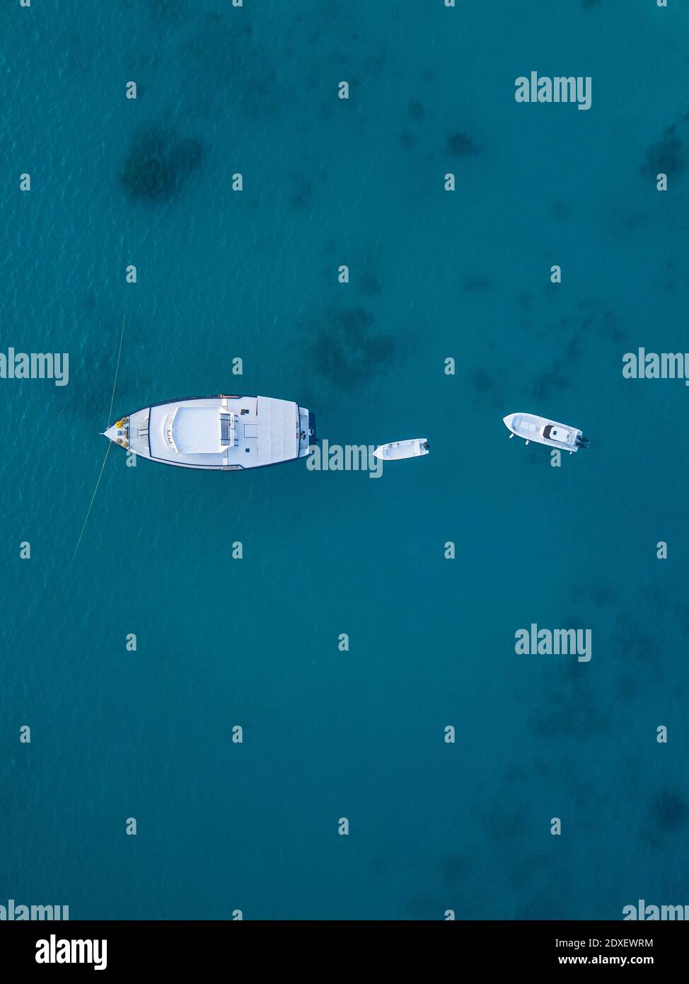 Boats on sea hi-res stock photography and images - Alamy