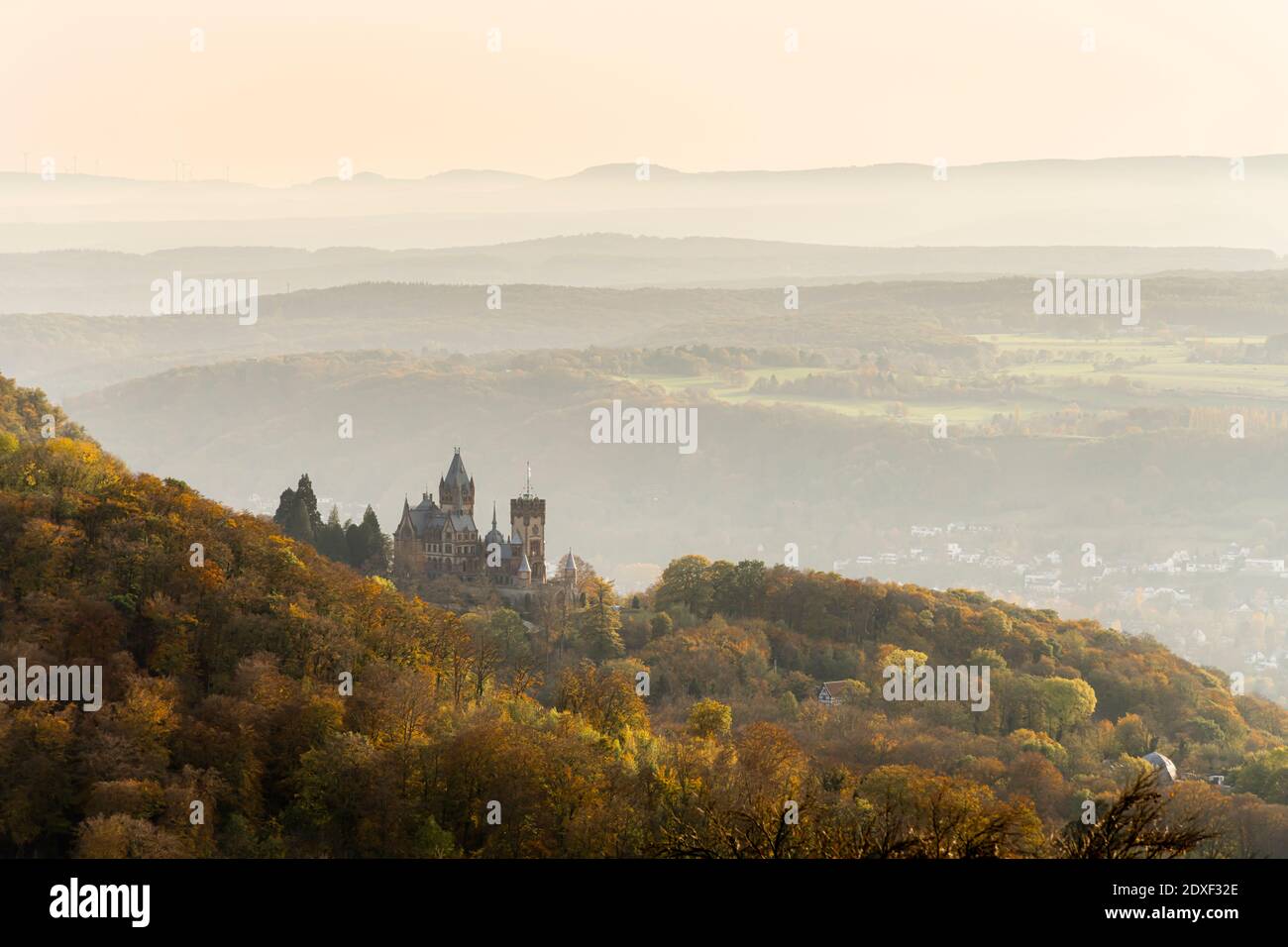 Germany, North Rhine-Westphalia, Konigswinter, Schloss Drachenburg in foggy autumn morning Stock Photo