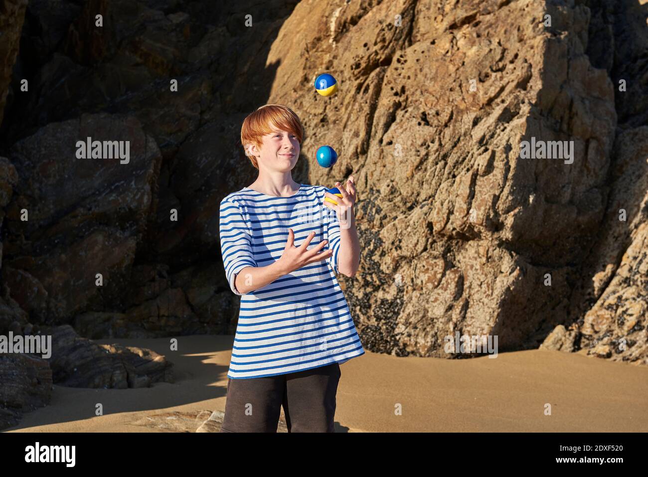 Juggling hires stock photography and images Alamy