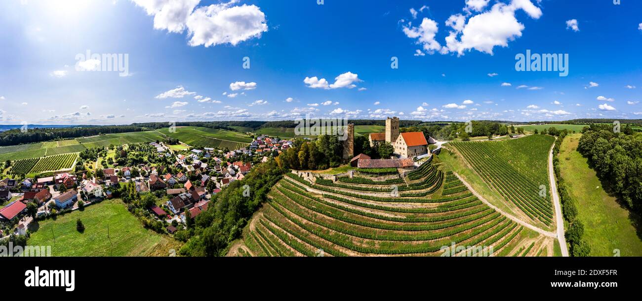 Luftaufnahme , Deutschland, Baden-Württemberg, Landkreis Heilbronn, Weingebiet Brackenheim, Burg Neipperg Stock Photo