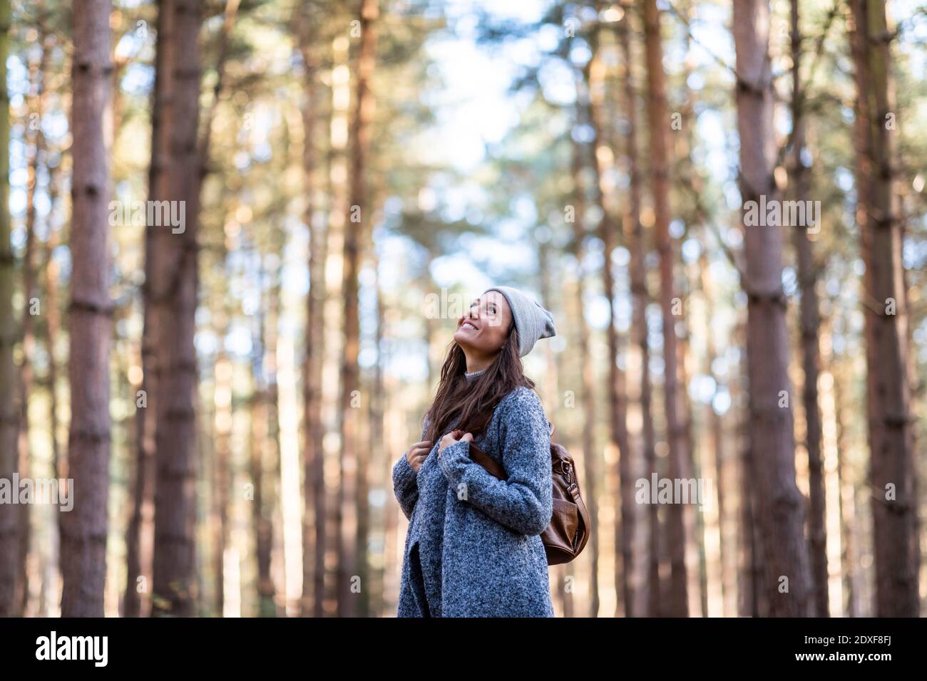 Female hiker in woods hi-res stock photography and images - Alamy
