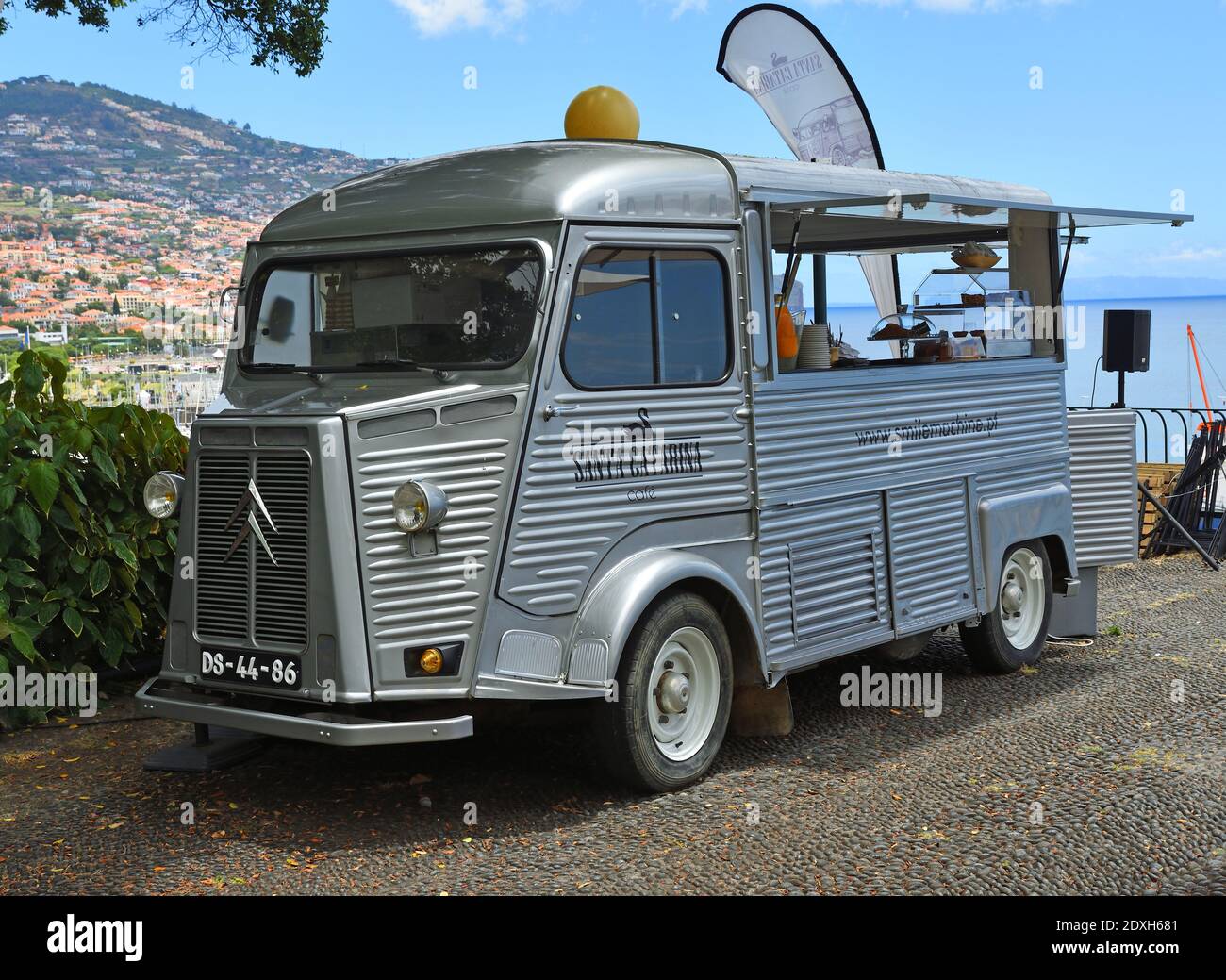 Classic citroen van hi-res stock photography and images - Alamy