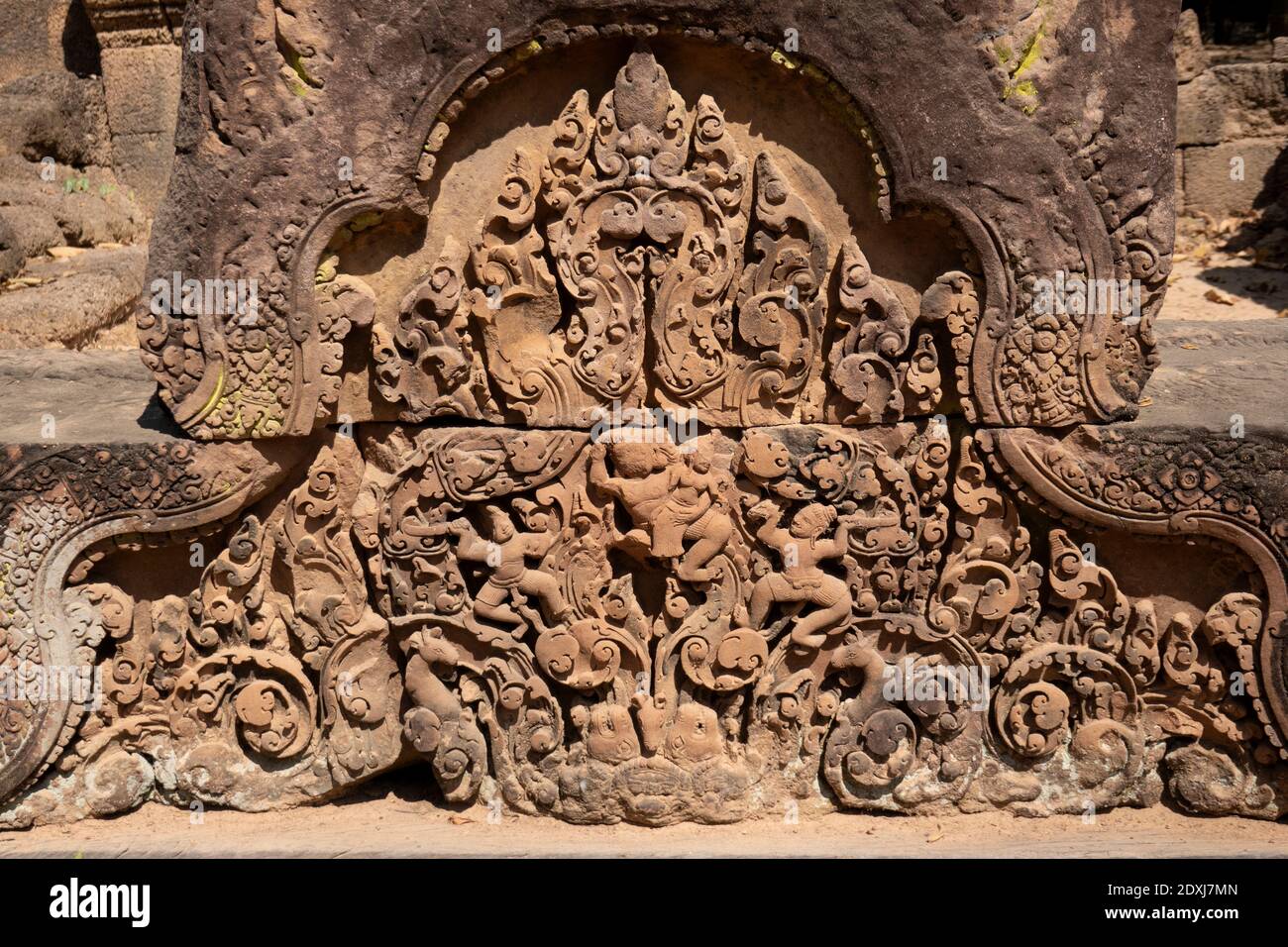 Bas-relief on the walls of Banteay Srei Stock Photo