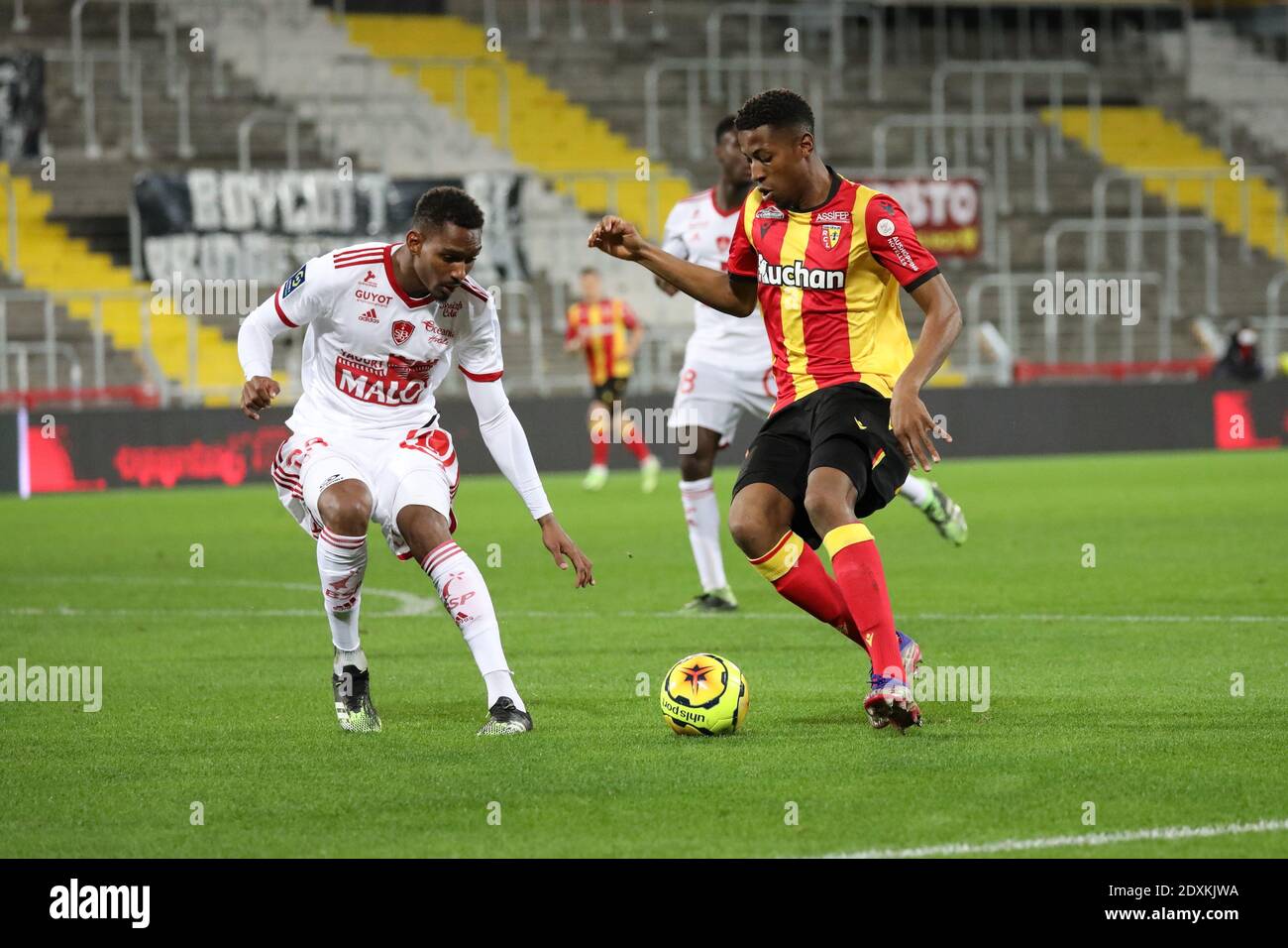 Ontslag nemen Herinnering Sportman Simon Banza 23 RC Lens during the French championship Ligue 1 football match  between RC Lens and Stade brestois 29 on December / LM Stock Photo - Alamy