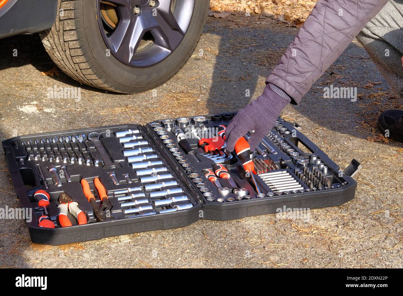Car mechanic tools hires stock photography and images Alamy