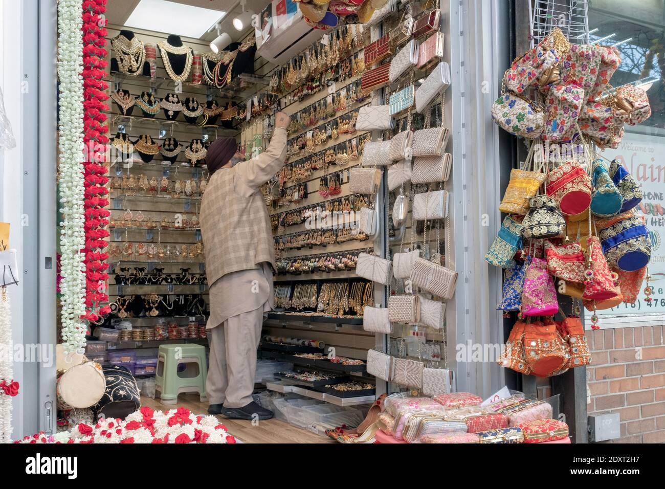 Jewelry kiosk hires stock photography and images Alamy