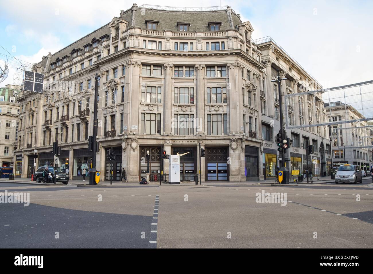 A view of a deserted Oxford Circus, as shops and businesses close once again. London has been placed under Tier 4 restrictions as cases surge and new strains of COVID-19 emerge in England. Stock Photo