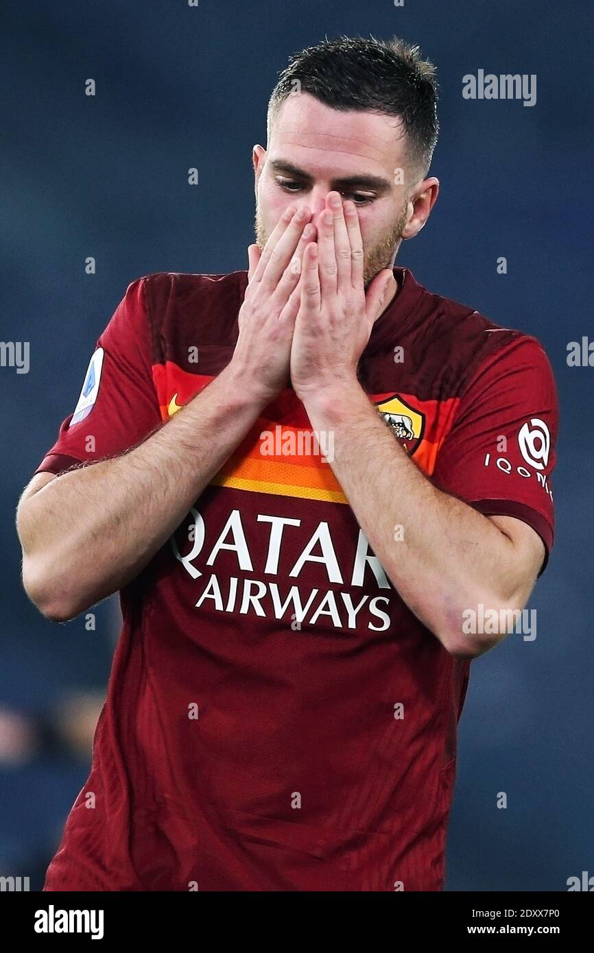 Jordan Veretout of Roma reacts during the Italian championship