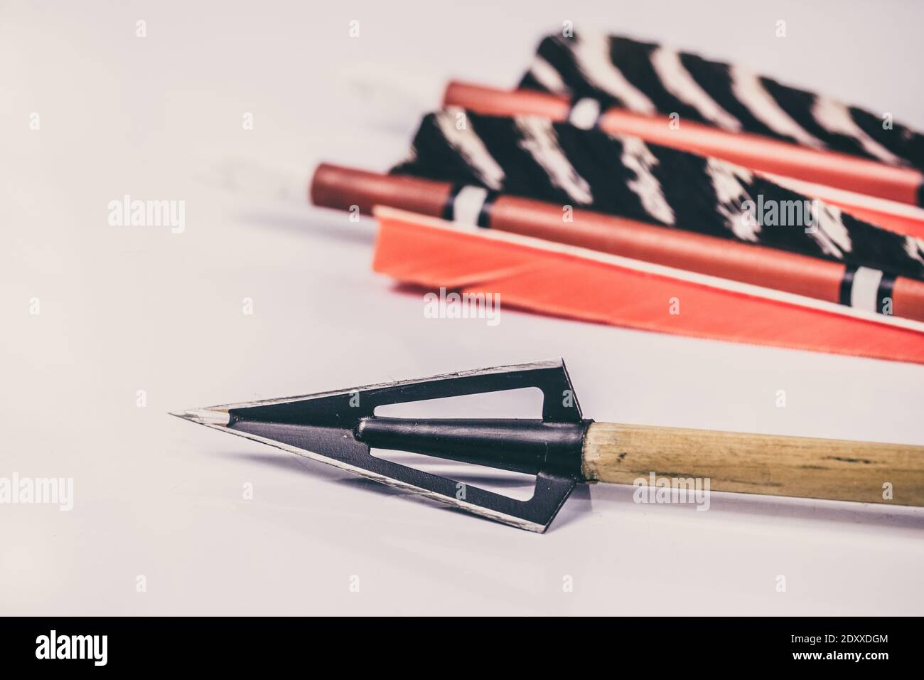 Toparchery Archery Wooden Arrows 32 Inch Traditional Hunting Practice Target