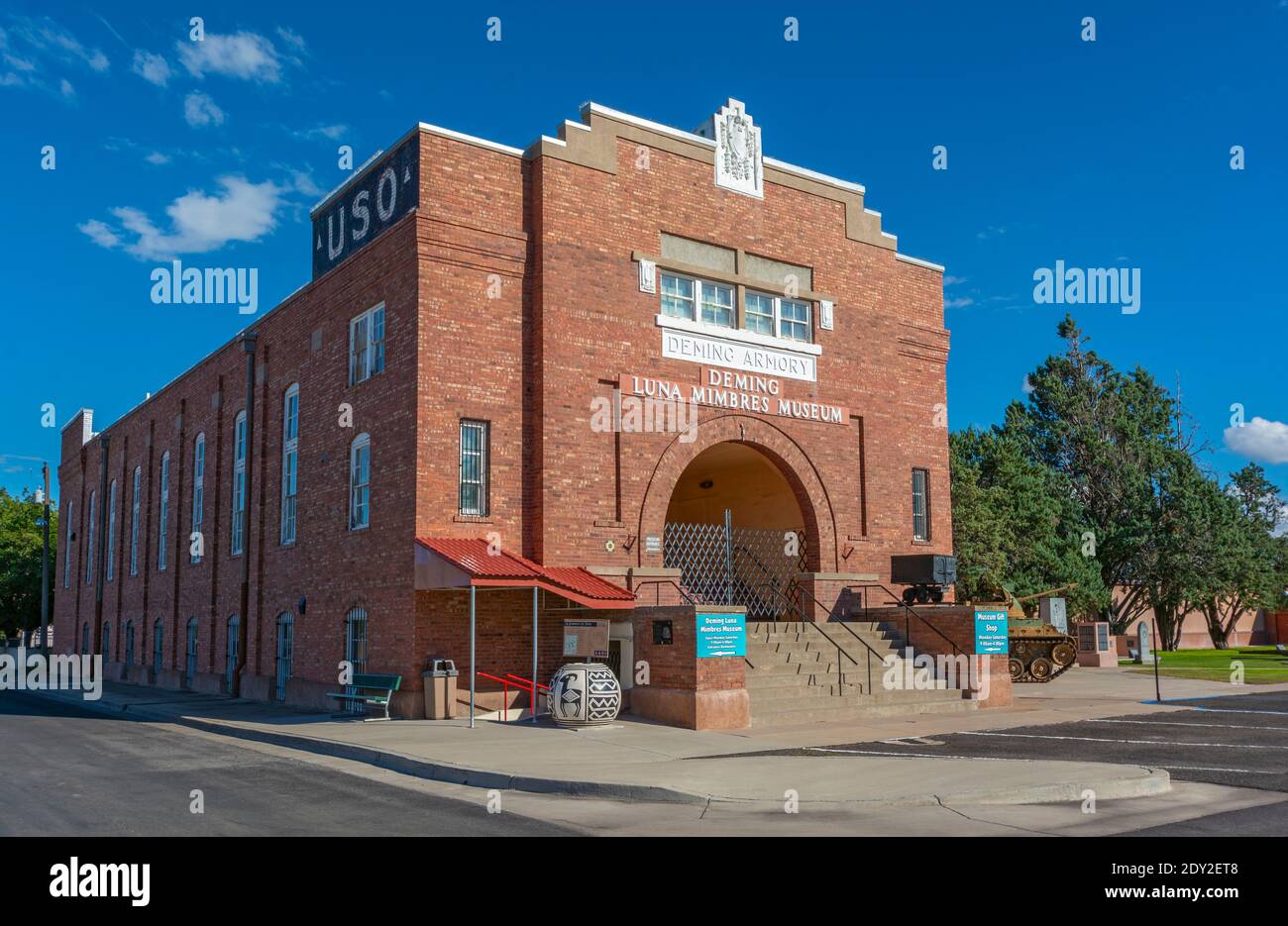 New Mexico, Deming Luna Mimbres Museum, originally built as an armory in 1917 Stock Photo