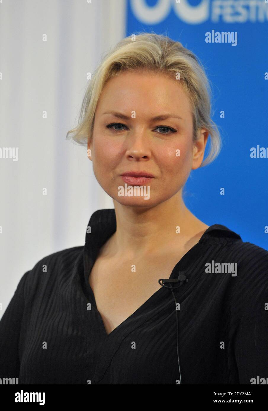 Renee Zellweger Is Well Known For Transforming Her Appearance For Movie Roles But Off Screen Renee Zellweger 45 Displayed An Astonishingly Different Look At Elle S 21st Annual Women In Hollywood Awards At The