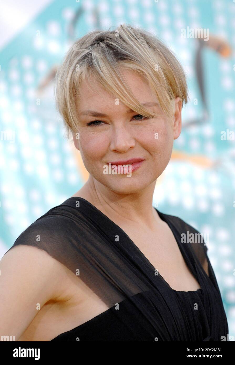 Renee Zellweger Is Well Known For Transforming Her Appearance For Movie Roles But Off Screen Renee Zellweger 45 Displayed An Astonishingly Different Look At Elle S 21st Annual Women In Hollywood Awards At The
