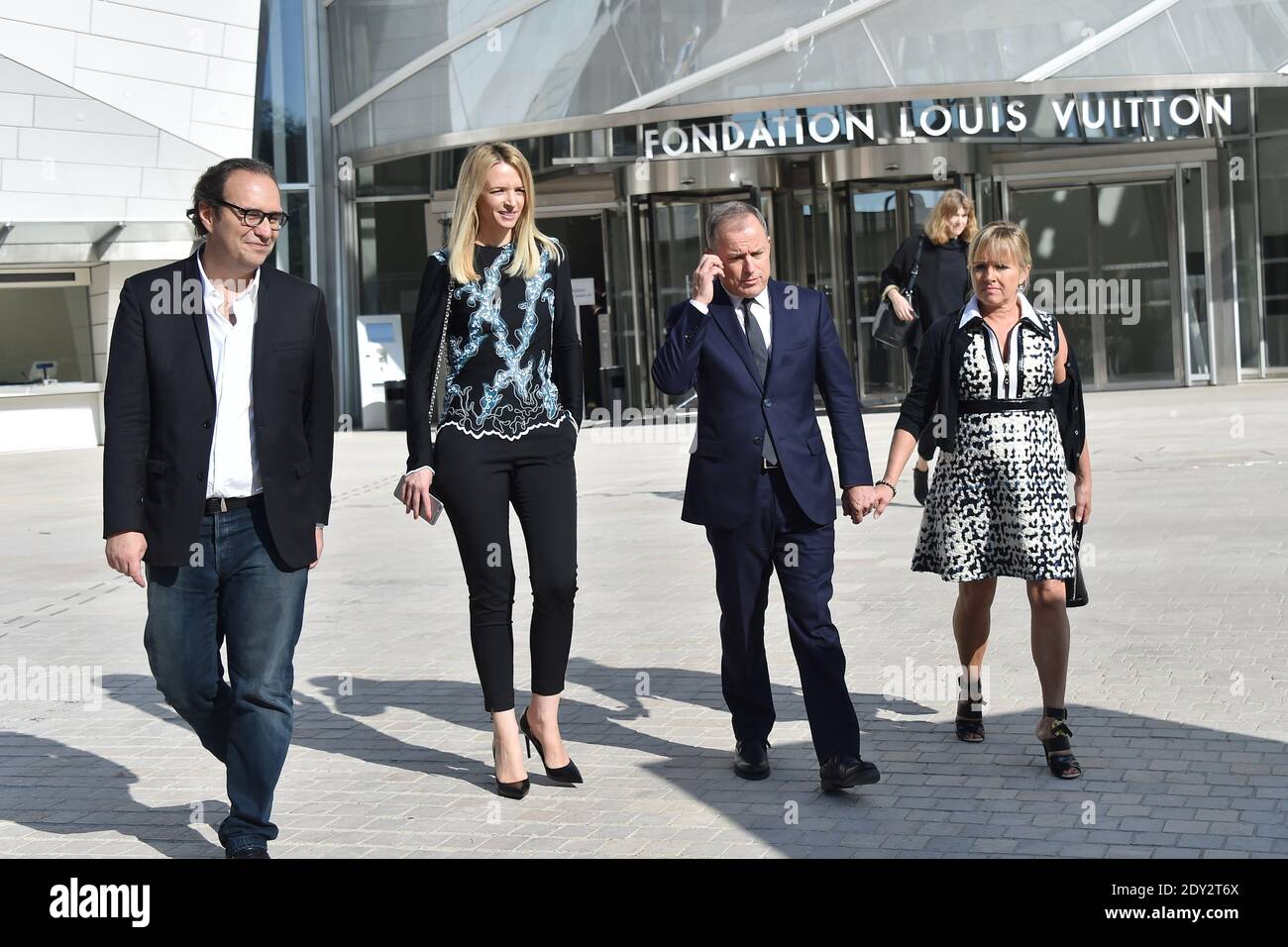 Photo : Jean Arnault - Greeting du défilé Louis Vuitton Collection Femme  Prêt-à-porter Printemps/Eté 2023 lors de la Fashion Week de Paris (PFW),  France, le 4 octobre 2022. © Olivier Borde/Bestimage - Purepeople