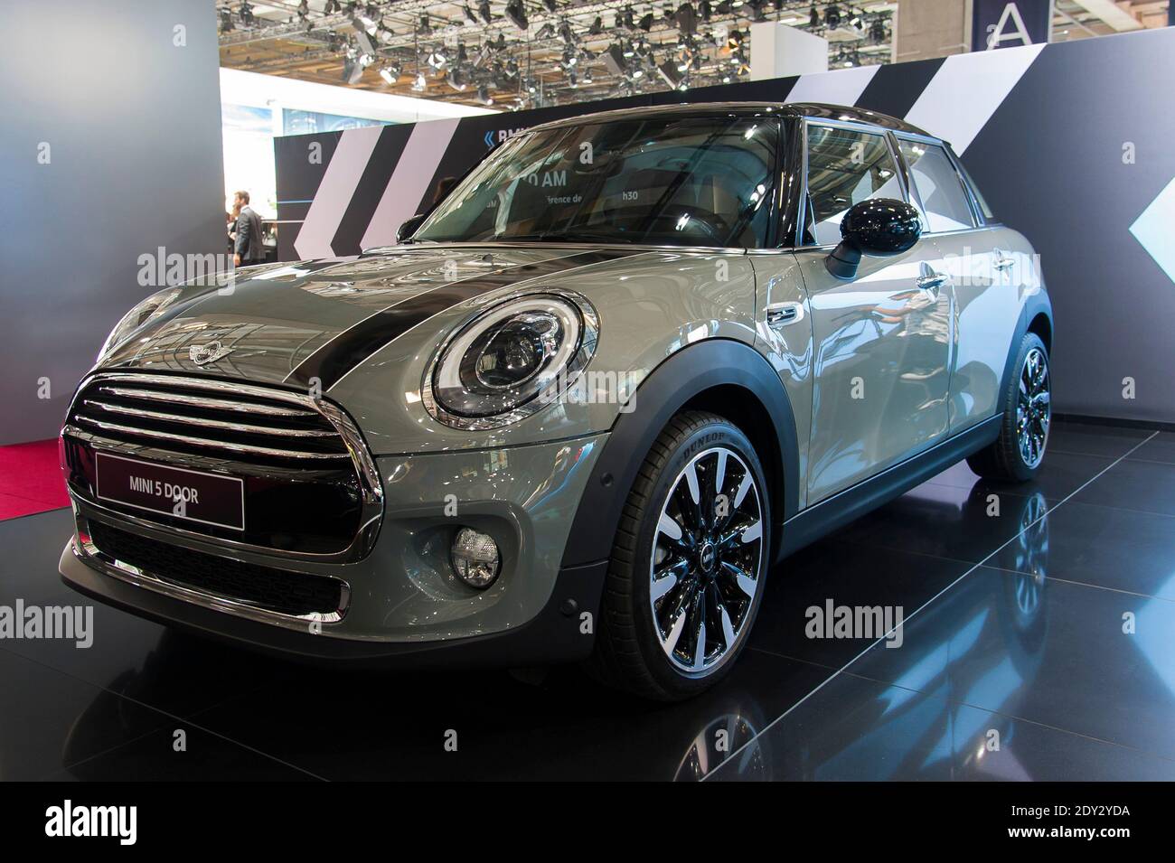 Mini 5 door hi-res stock photography and images - Alamy