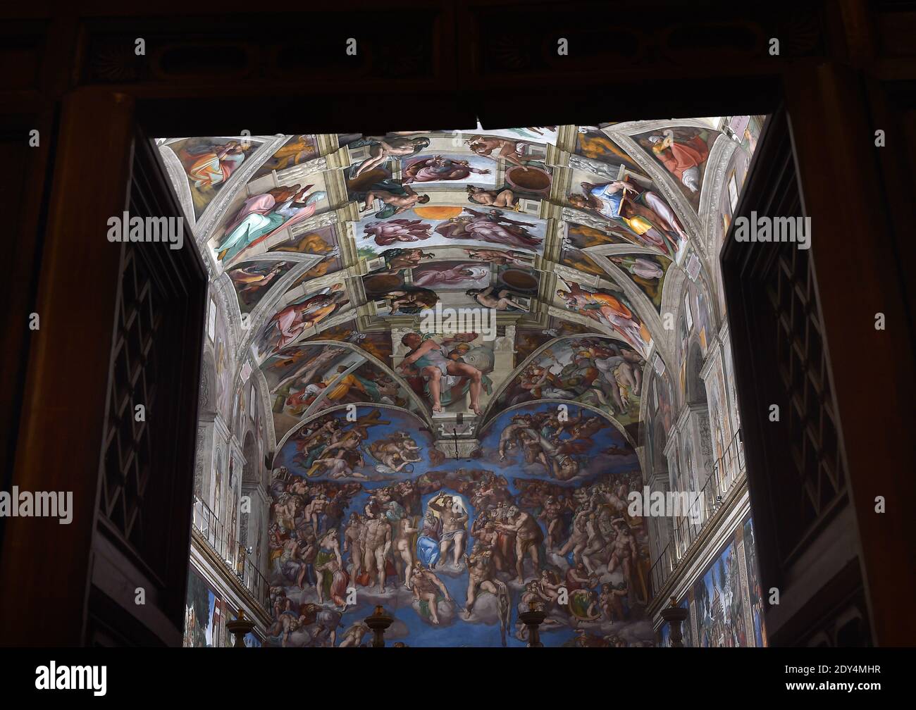 View michelangelos sistine chapel hi-res stock photography and images ...