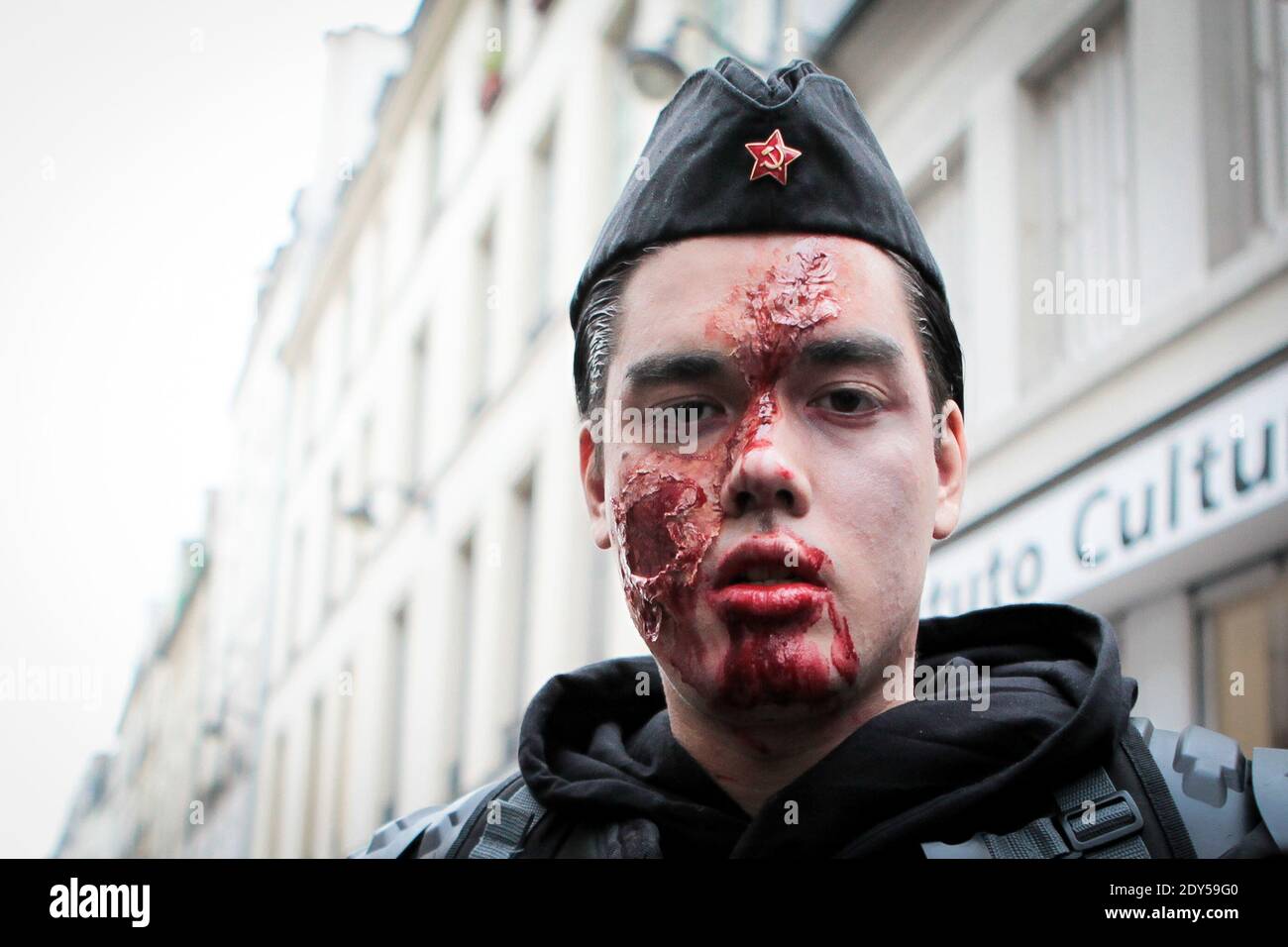 00 People Zombies Undead Werewolves Gathered In Paris France On November 8 14 For The Zombie Walk During Walk Zombie Day Photo By Audrey Poree Abacapress Com Stock Photo Alamy 00 People Zombies Undead Werewolves Gathered In Paris France On November 8 14 For The Zombie Walk During Walk Zombie Day Photo By Audrey Poree Abacapress Com Stock Photo Alamy