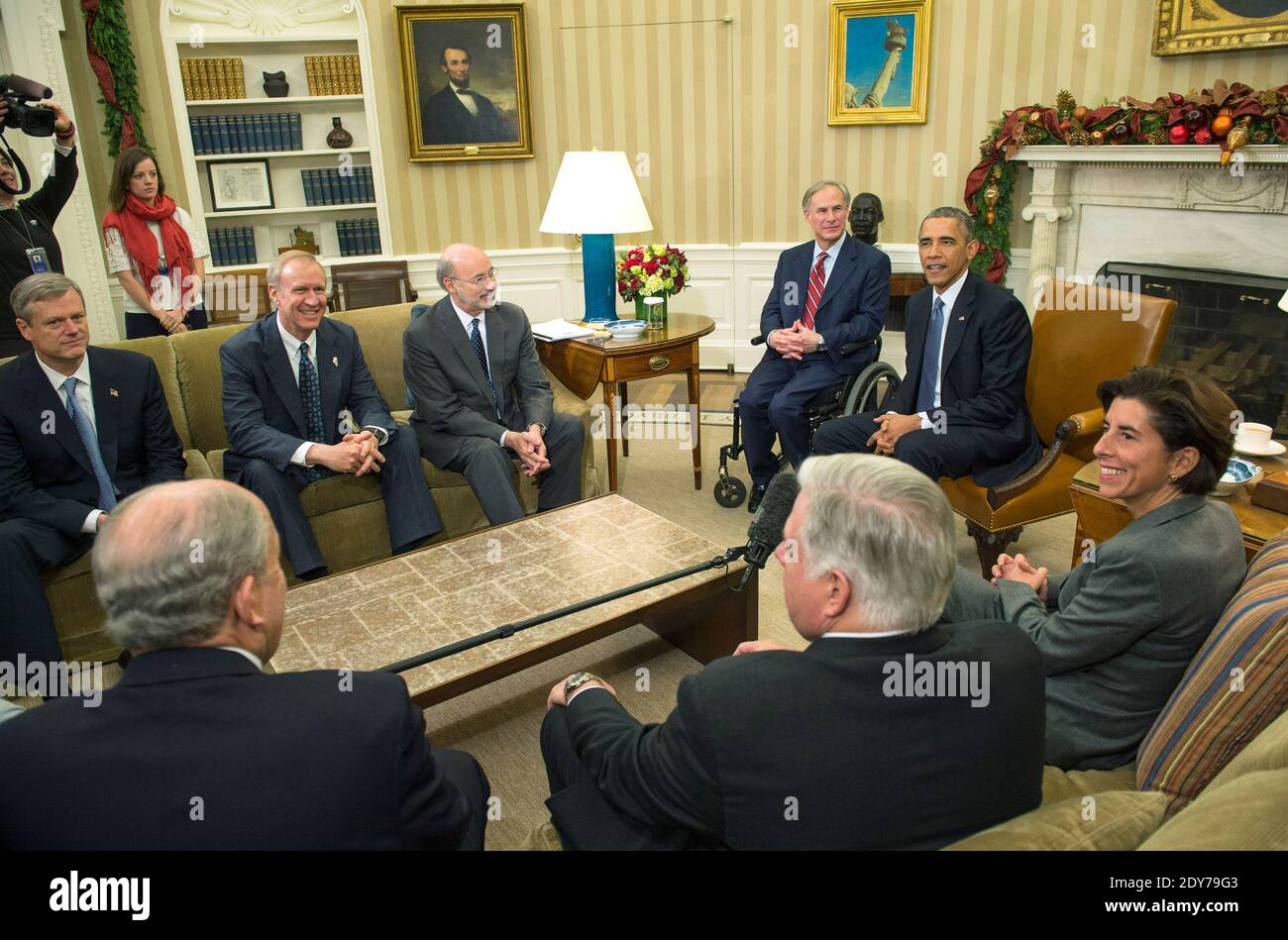 President Barack Obama meets with newly elected governors in the Oval ...