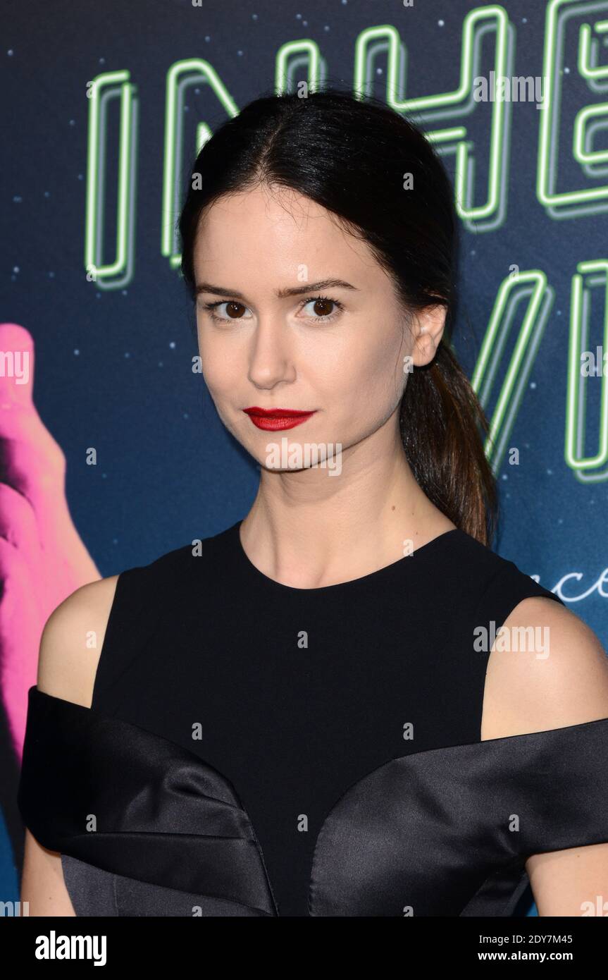 Katherine Waterston attends the premiere of Warner Bros. Pictures ...