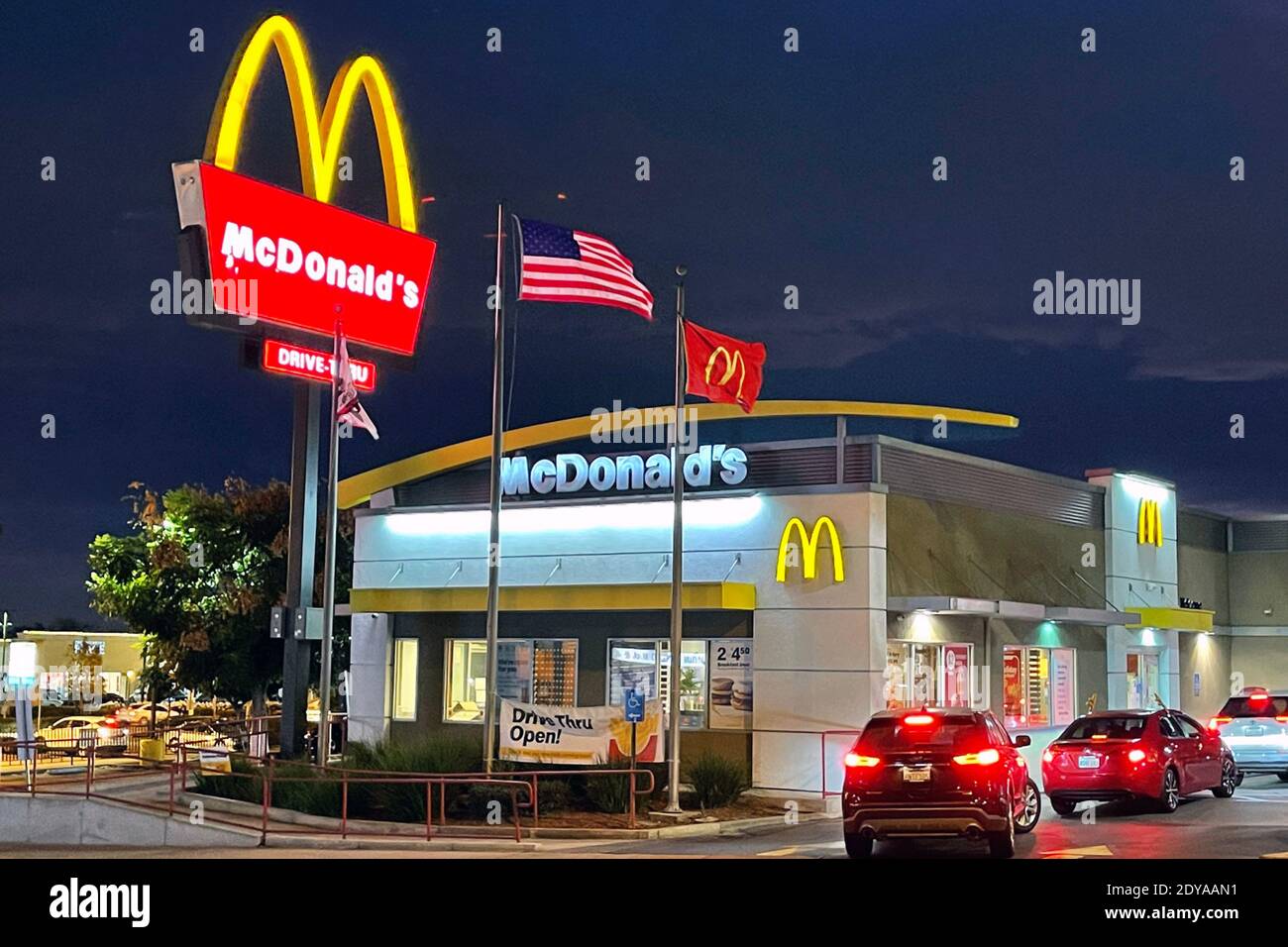 Mcdonalds Florida Blvd Baton Rouge La Christmas Day 2022 Drive Thru Line High Resolution Stock Photography And Images - Alamy