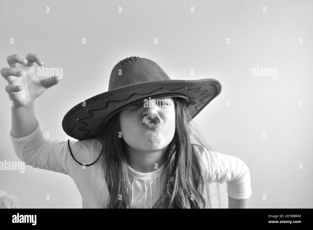 Black girl wearing cowboy hat hi-res stock photography and images - Alamy